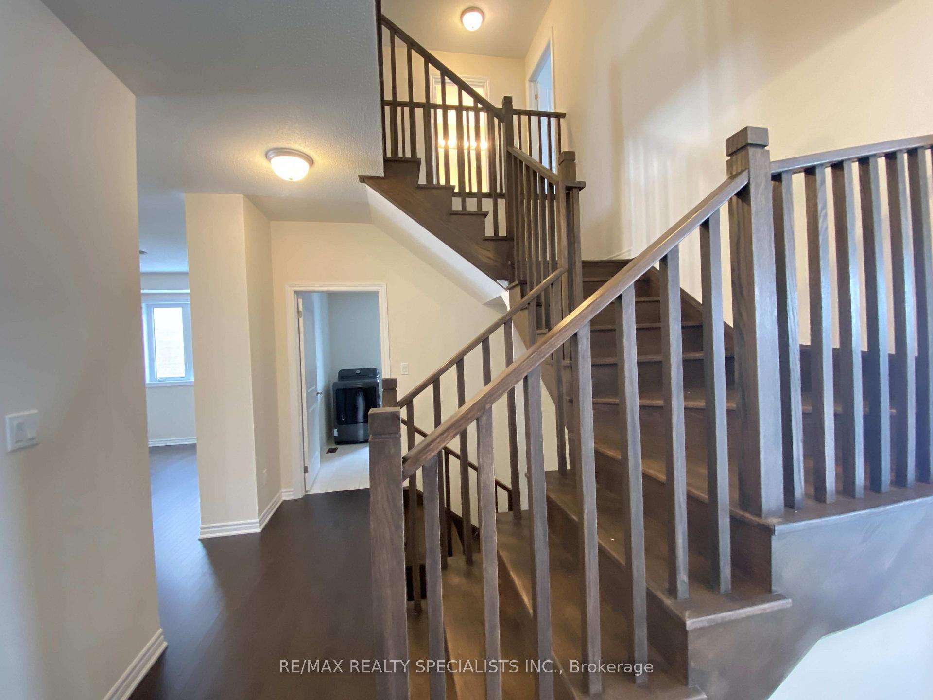 Photo 31 of 17 Oriole Crescent, Port Colborne, Main Street — HOMEH