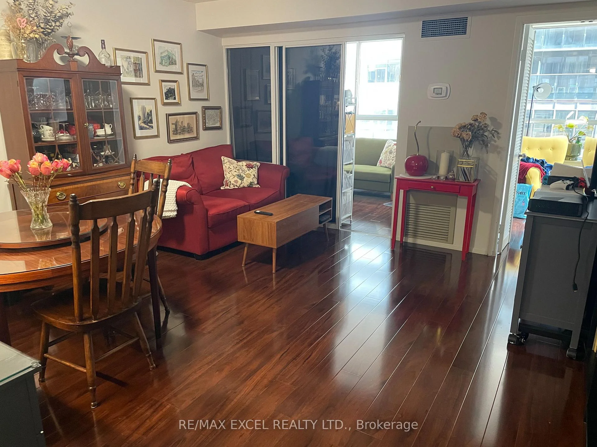 Photo 4 of Unit 714, 711 Bay Street, Toronto, Bay Street Corridor — HOMEH