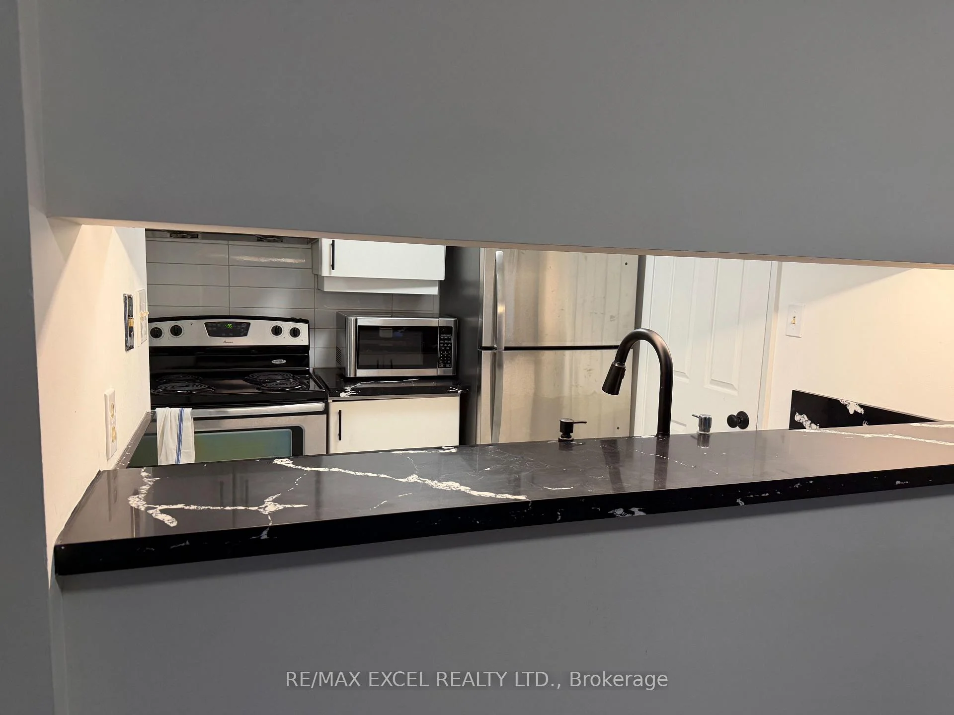 Photo 5 of Unit 714, 711 Bay Street, Toronto, Bay Street Corridor — HOMEH