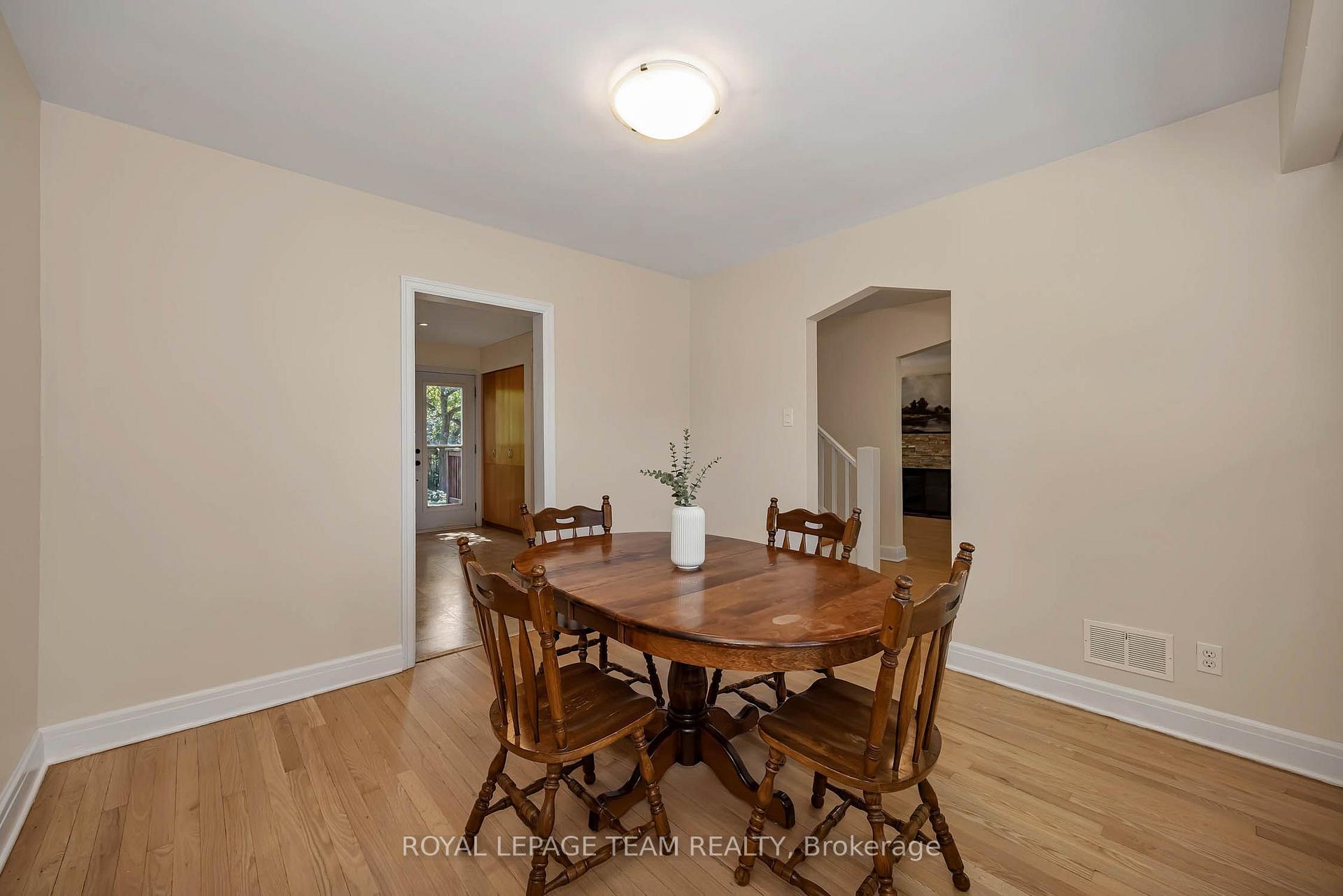 Photo 9 of 60 Avenue Road, Ottawa, Old Ottawa South/Rideau Gardens — HOMEH