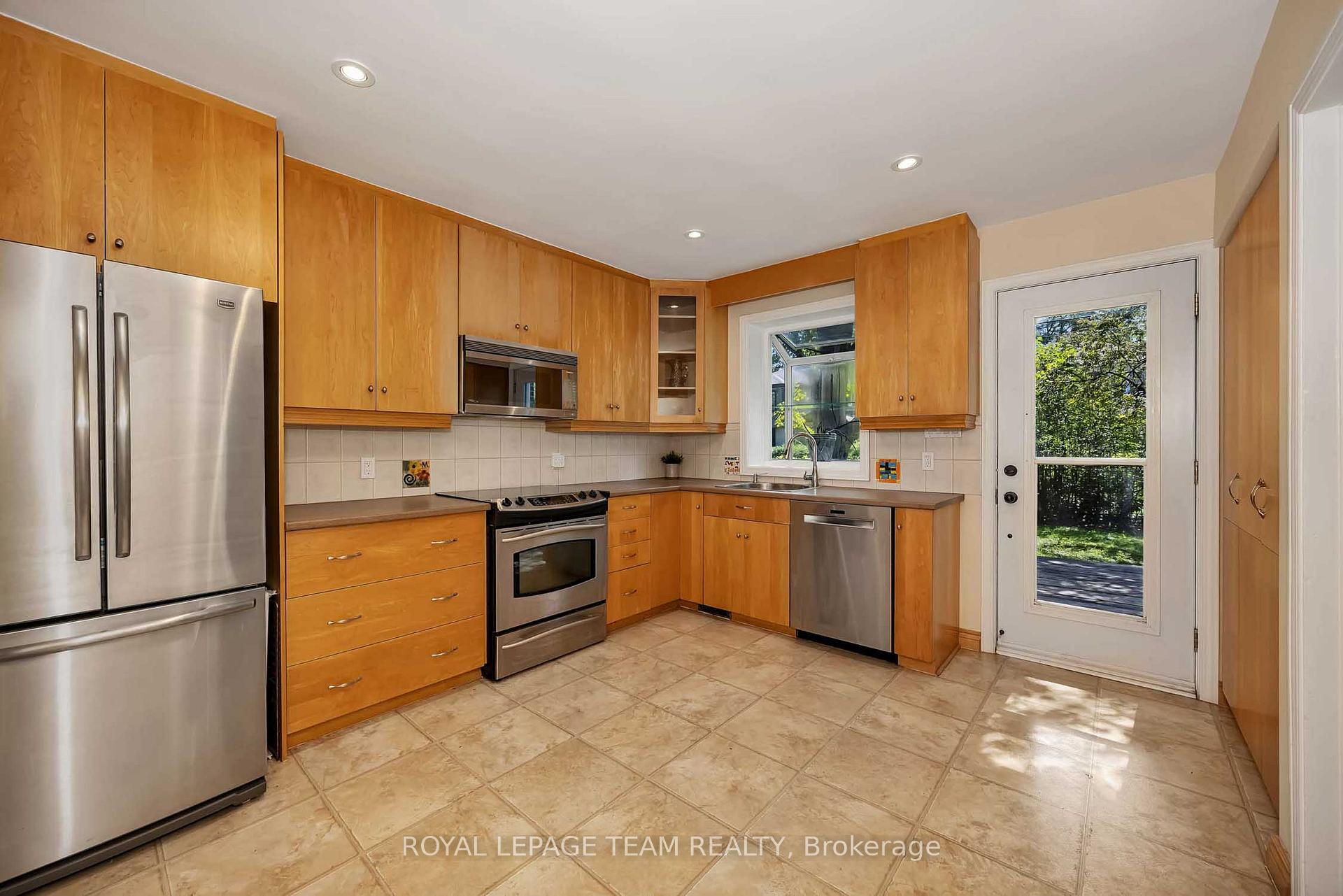 Photo 10 of 60 Avenue Road, Ottawa, Old Ottawa South/Rideau Gardens — HOMEH
