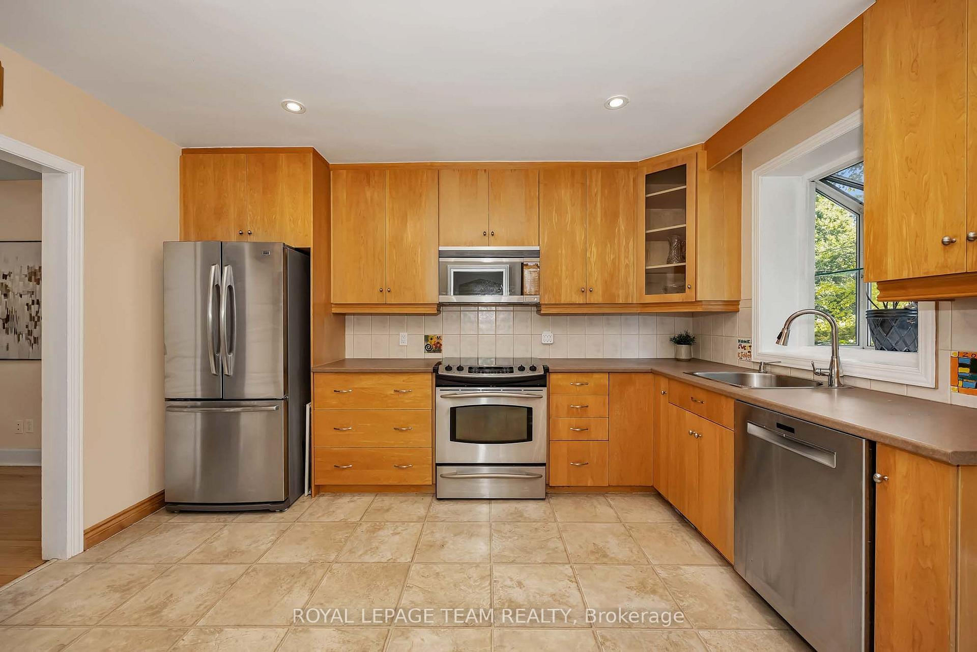 Photo 11 of 60 Avenue Road, Ottawa, Old Ottawa South/Rideau Gardens — HOMEH