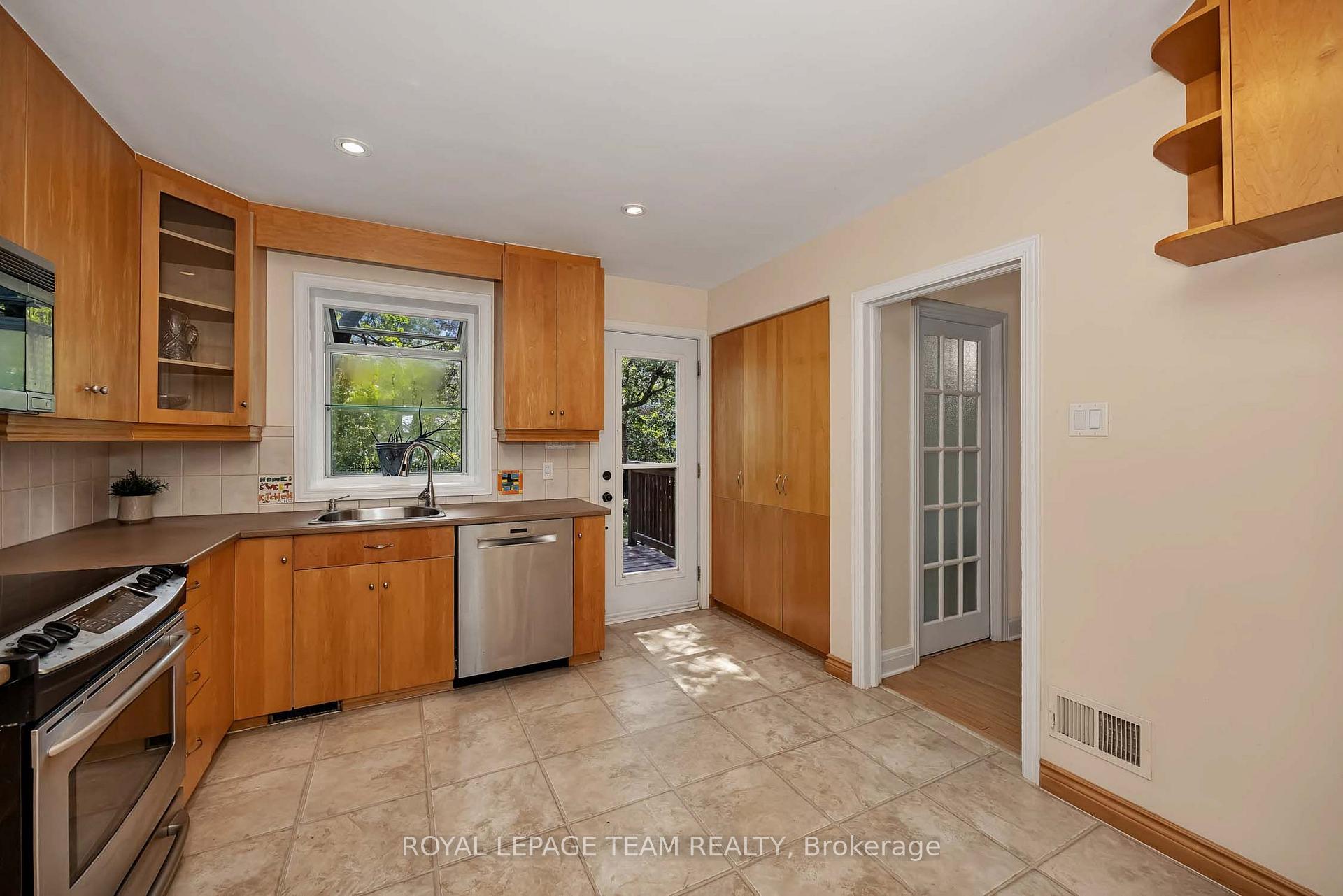 Photo 14 of 60 Avenue Road, Ottawa, Old Ottawa South/Rideau Gardens — HOMEH