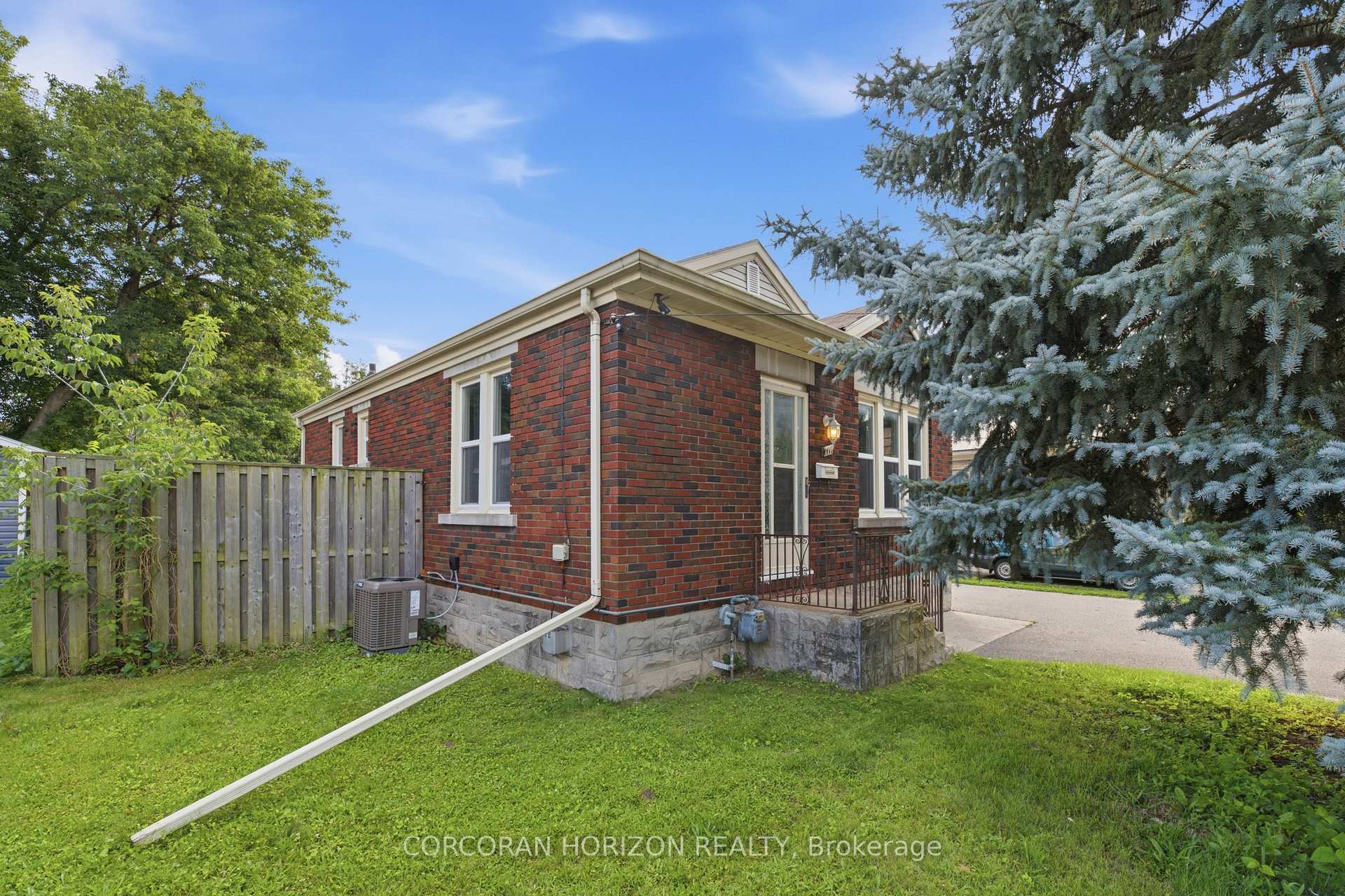 Photo 3 of 111 Elliott Street, Cambridge, Christopher-Champlain — HOMEH