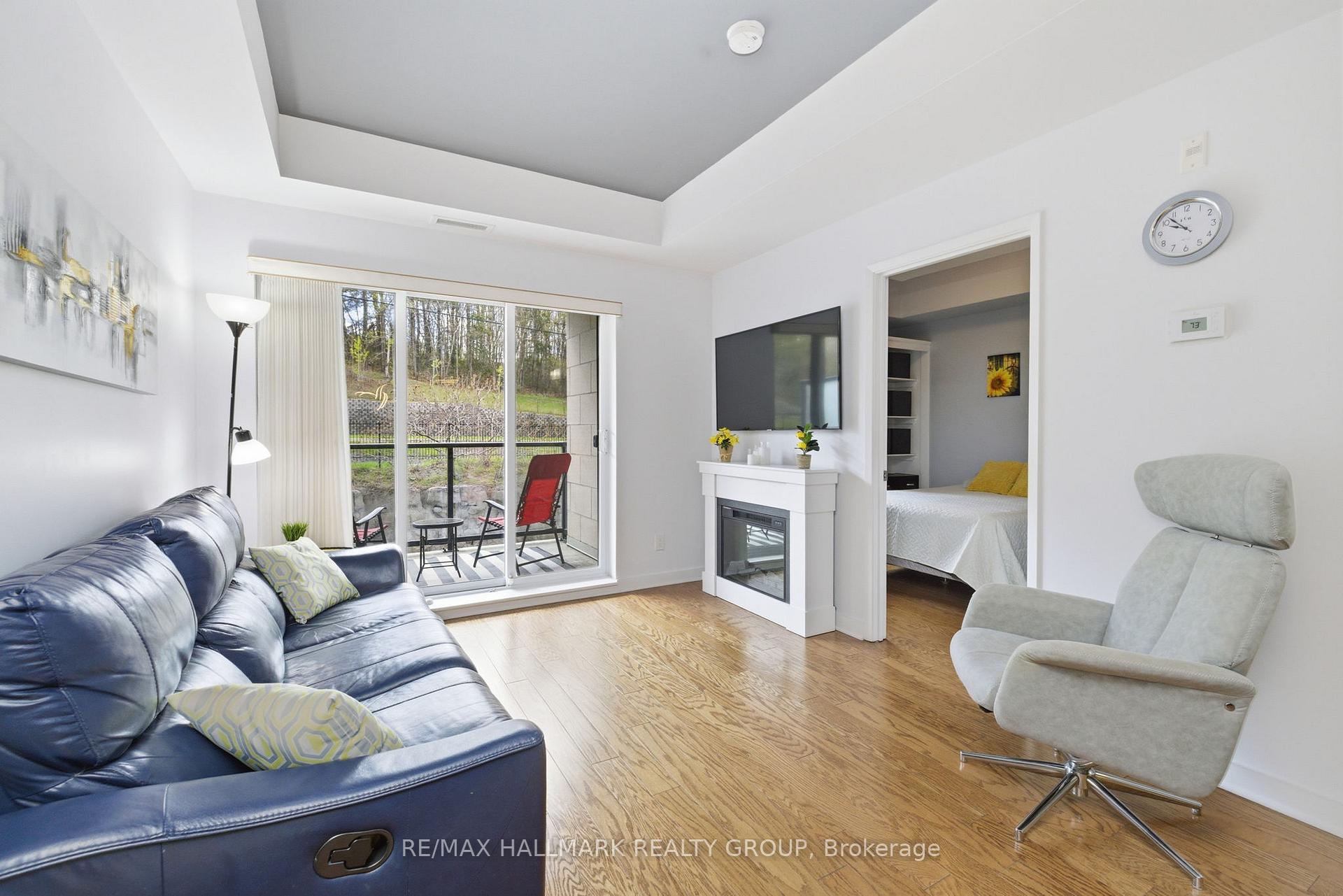 Photo 8 of Unit 206, 310 Centrum Boulevard, Ottawa, Bilberry Creek/Queenswood Heights — HOMEH