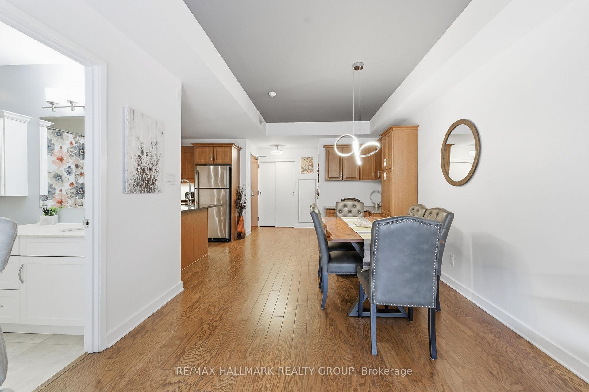 Photo 9 of Unit 206, 310 Centrum Boulevard, Ottawa, Bilberry Creek/Queenswood Heights — HOMEH