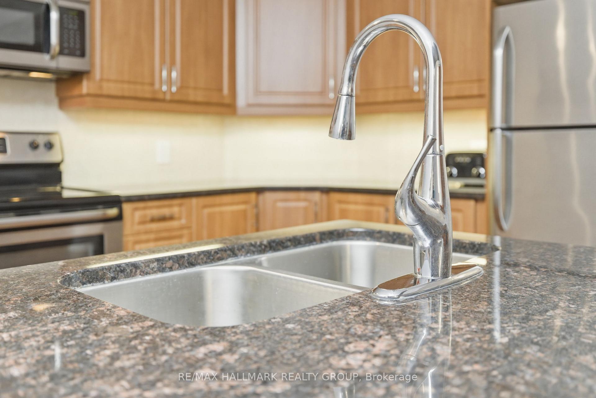Photo 11 of Unit 206, 310 Centrum Boulevard, Ottawa, Bilberry Creek/Queenswood Heights — HOMEH