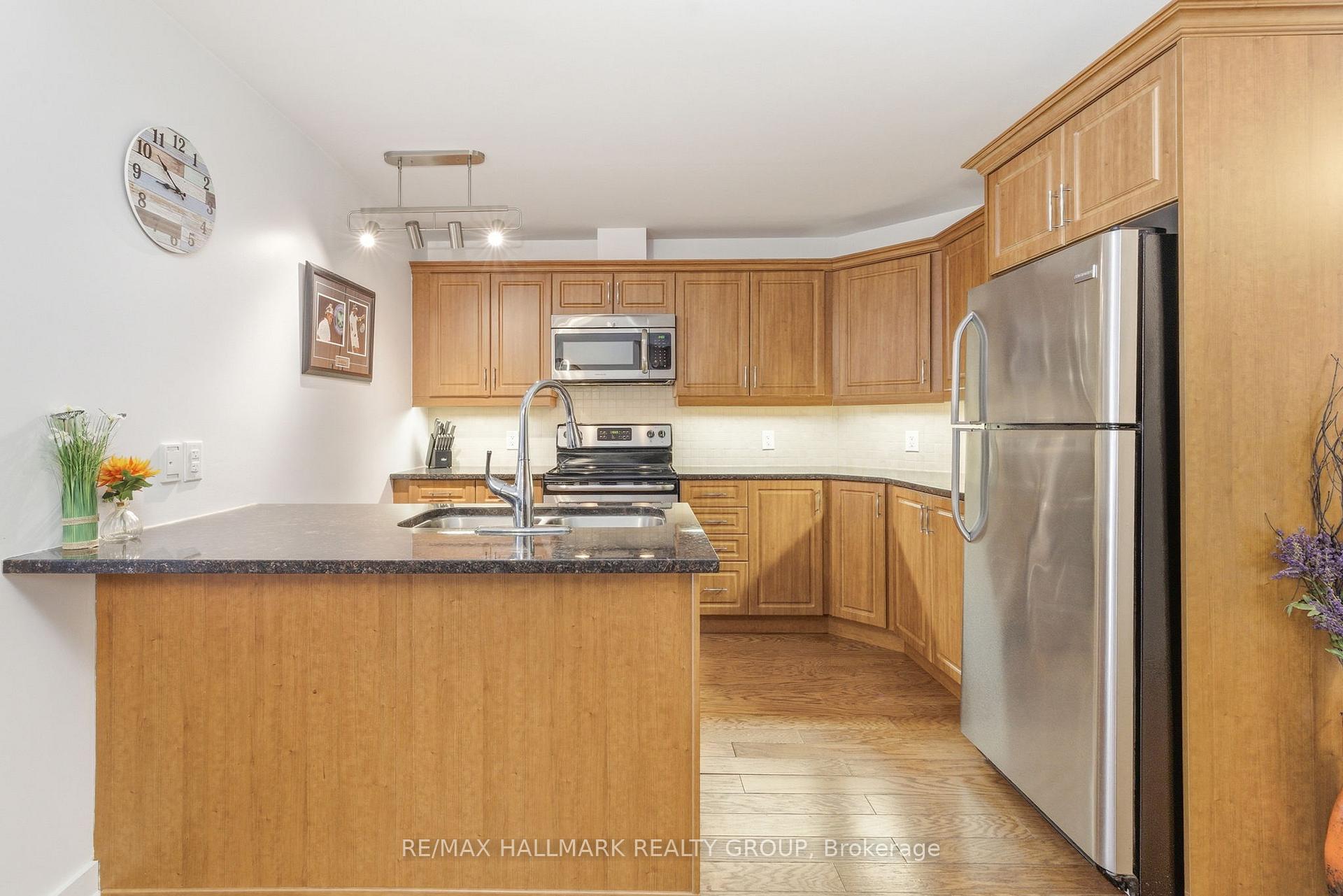 Photo 13 of Unit 206, 310 Centrum Boulevard, Ottawa, Bilberry Creek/Queenswood Heights — HOMEH