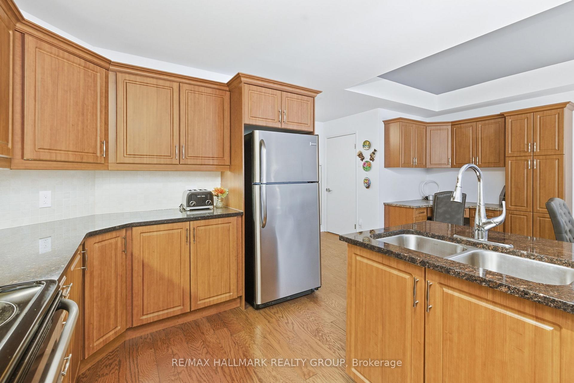Photo 14 of Unit 206, 310 Centrum Boulevard, Ottawa, Bilberry Creek/Queenswood Heights — HOMEH