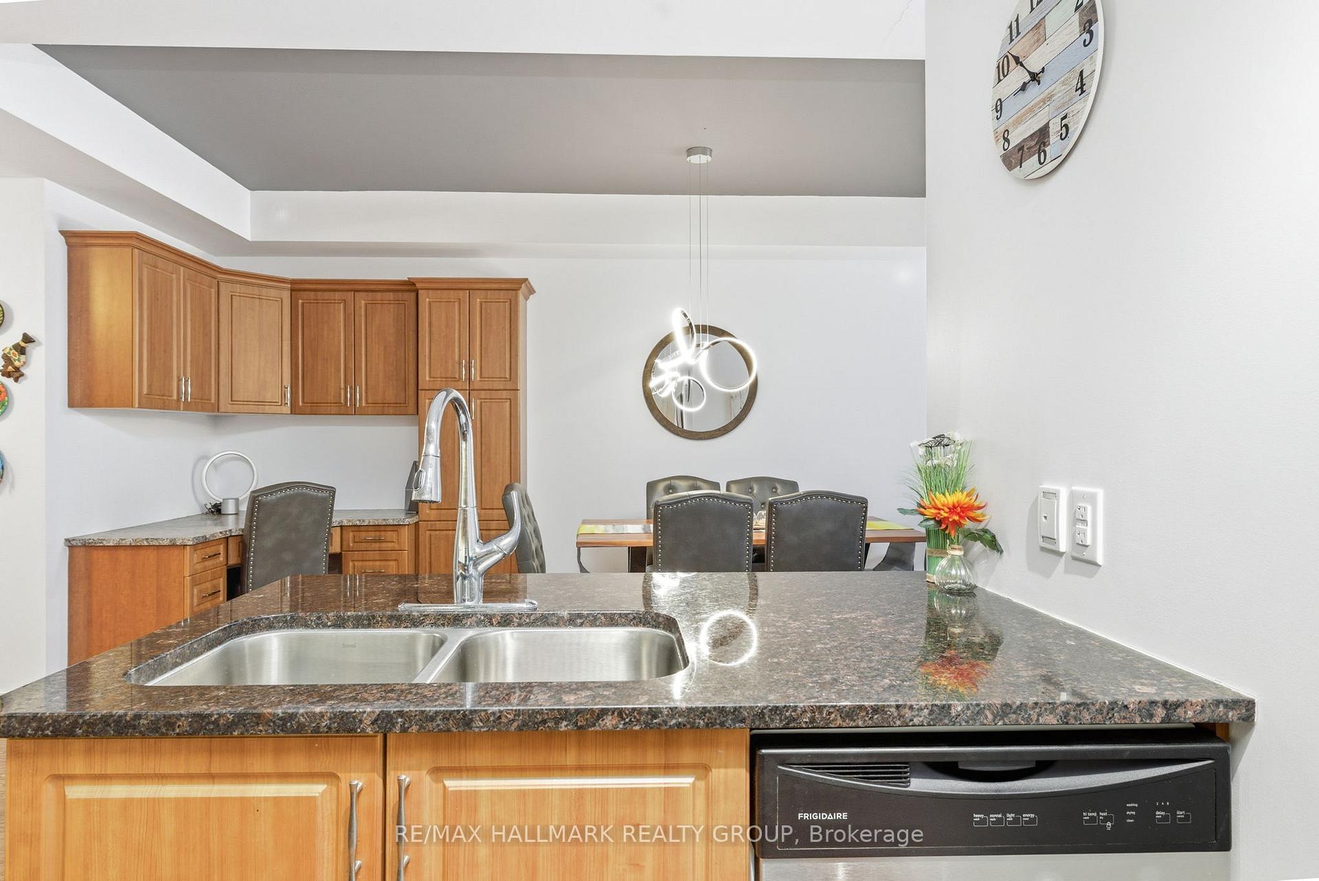 Photo 16 of Unit 206, 310 Centrum Boulevard, Ottawa, Bilberry Creek/Queenswood Heights — HOMEH