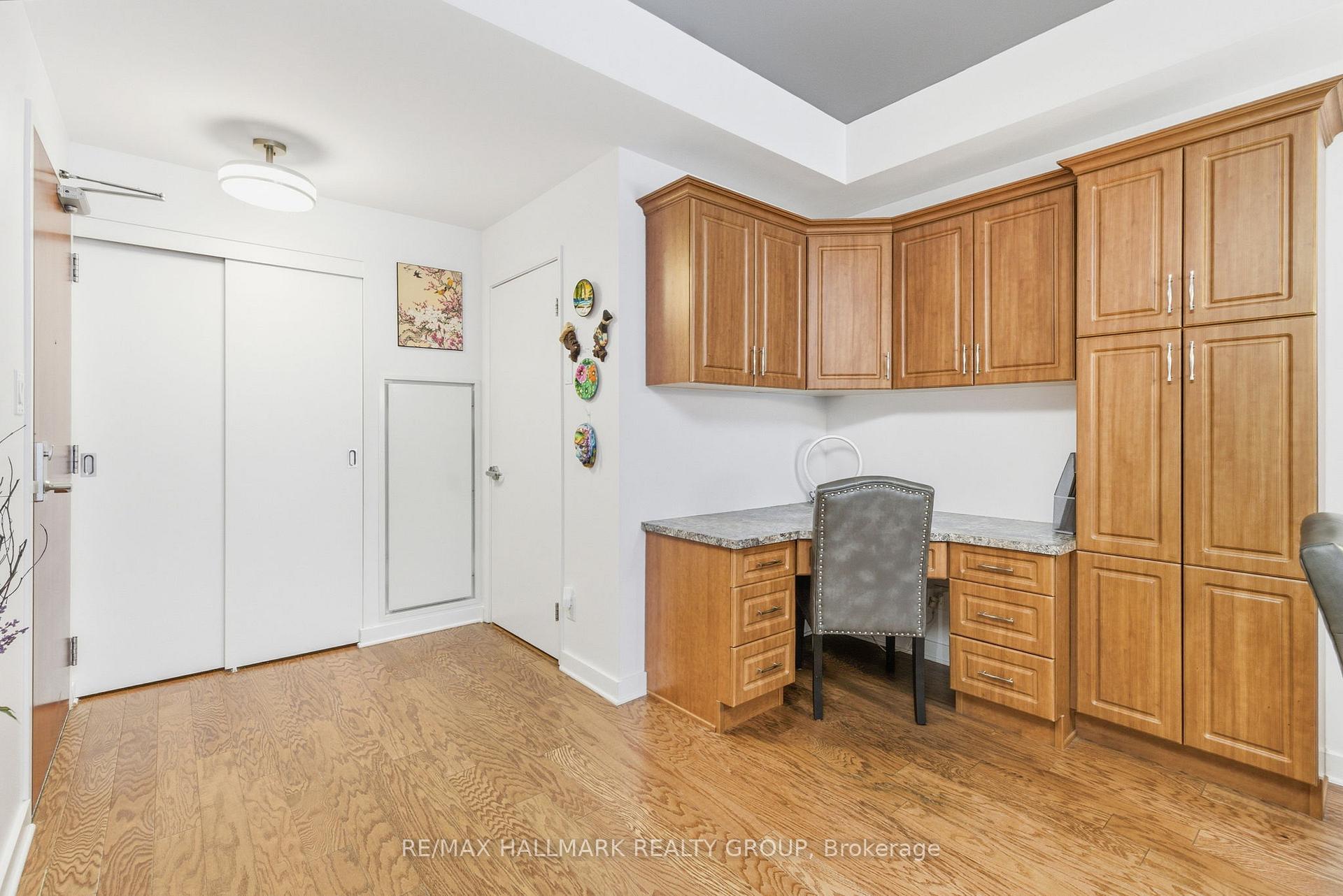 Photo 18 of Unit 206, 310 Centrum Boulevard, Ottawa, Bilberry Creek/Queenswood Heights — HOMEH