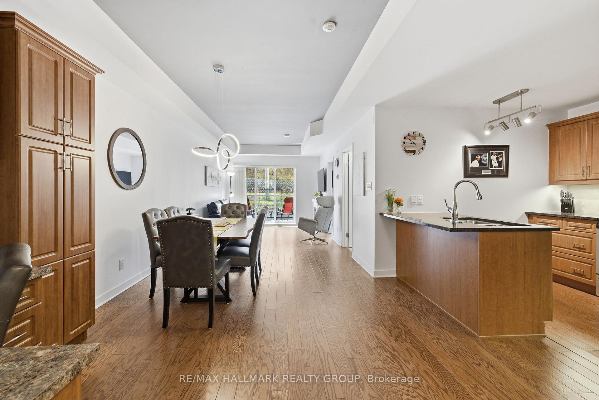 Photo 19 of Unit 206, 310 Centrum Boulevard, Ottawa, Bilberry Creek/Queenswood Heights — HOMEH