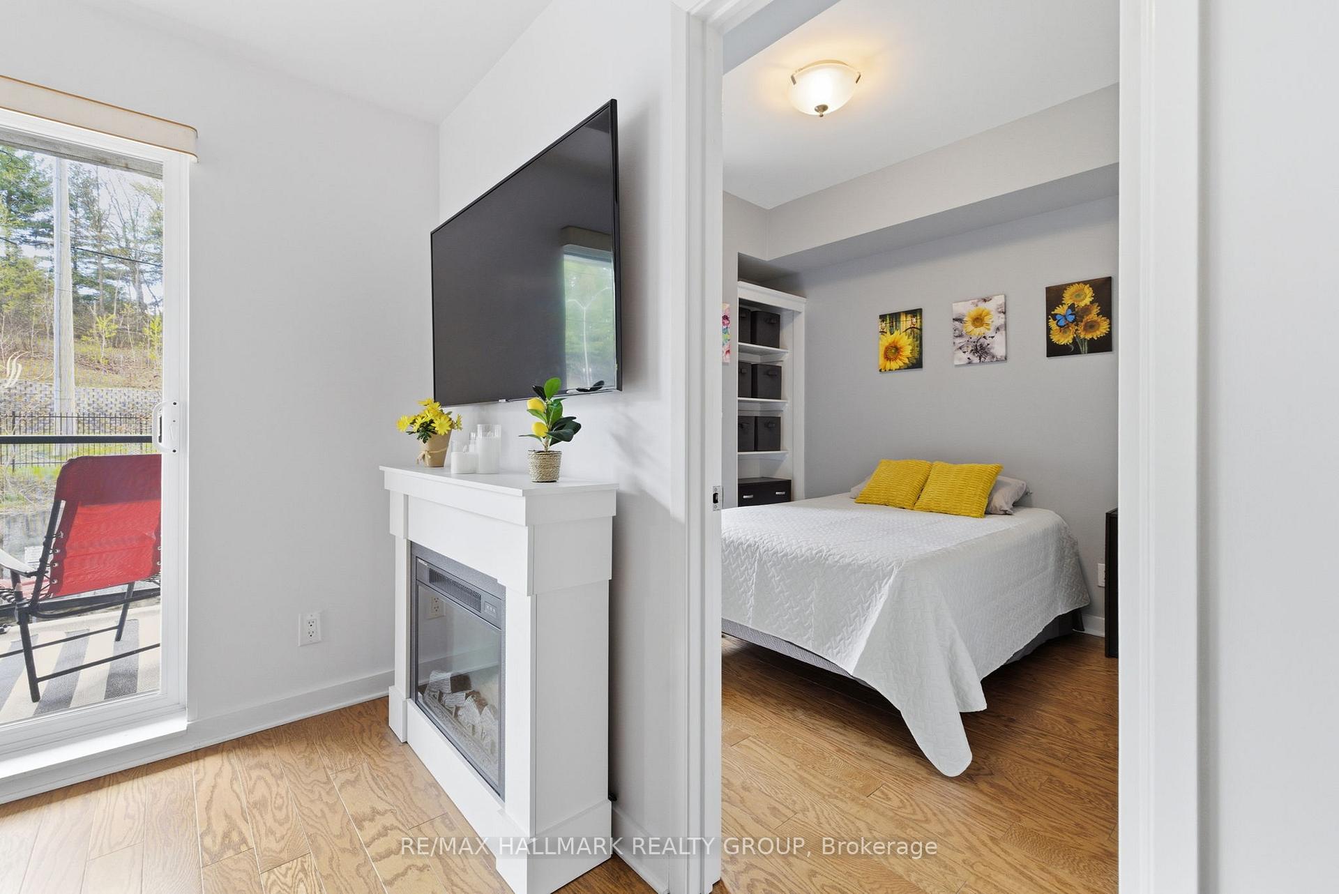 Photo 20 of Unit 206, 310 Centrum Boulevard, Ottawa, Bilberry Creek/Queenswood Heights — HOMEH
