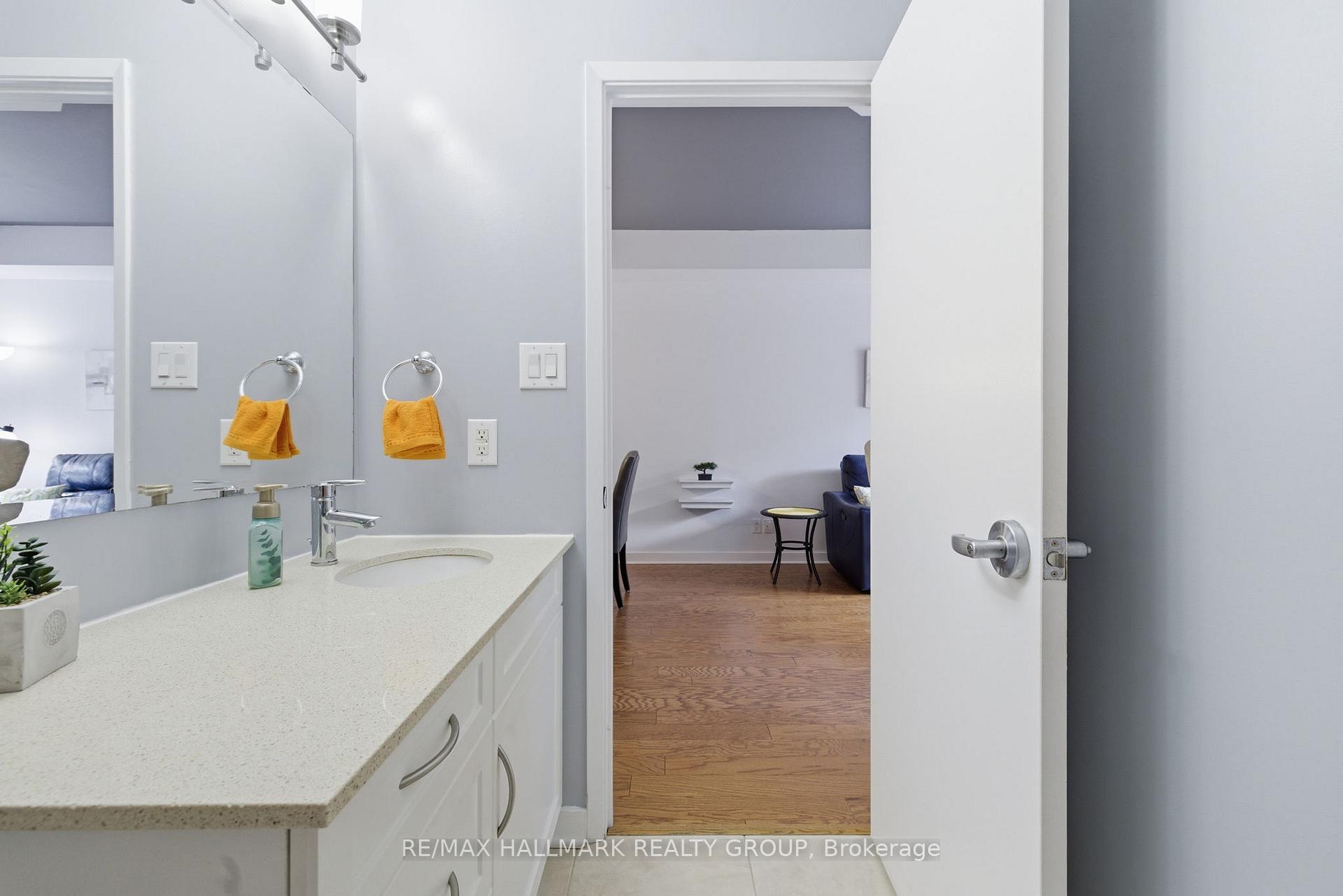Photo 24 of Unit 206, 310 Centrum Boulevard, Ottawa, Bilberry Creek/Queenswood Heights — HOMEH