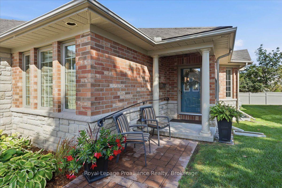 Photo 4 of Unit 30, 35 Heartwood Drive, Belleville, Belleville Ward — HOMEH