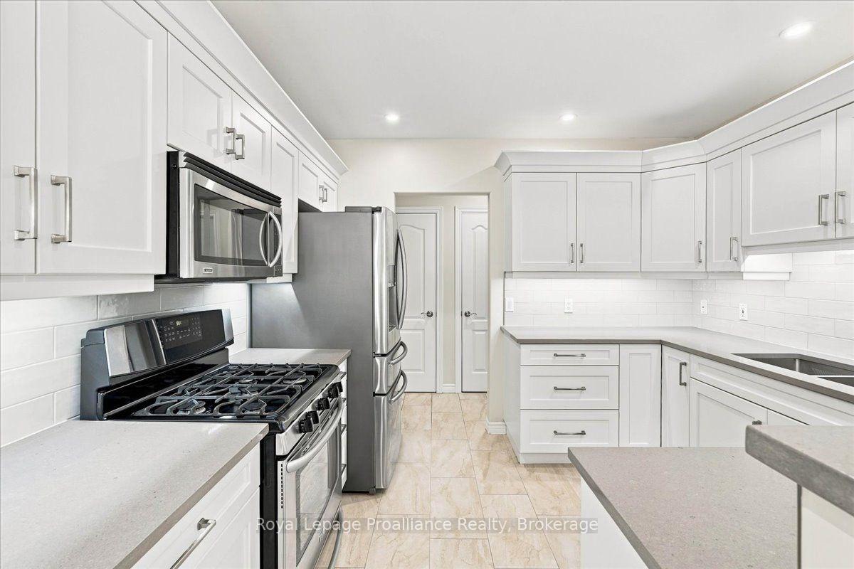 Photo 11 of Unit 30, 35 Heartwood Drive, Belleville, Belleville Ward — HOMEH