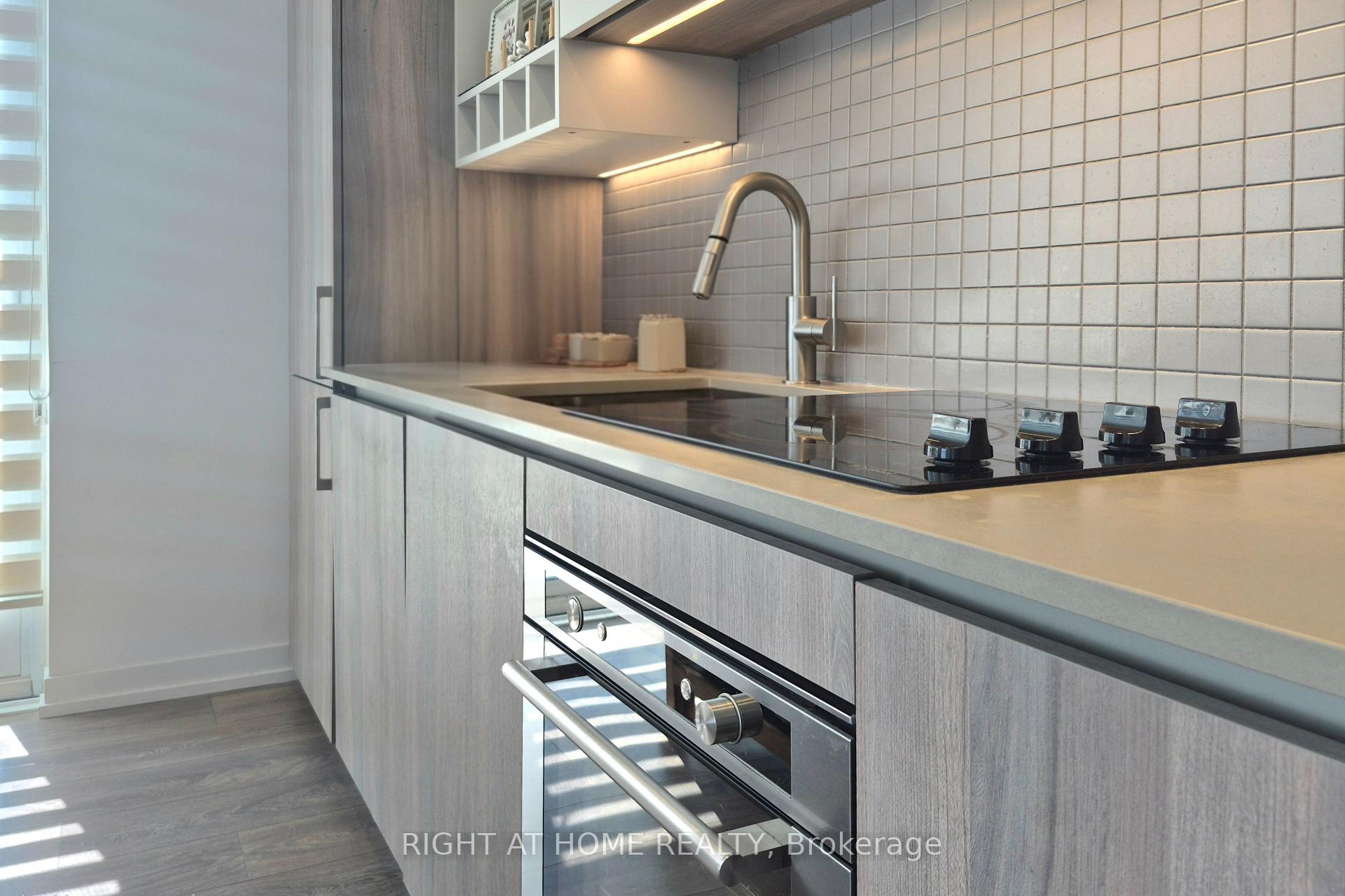 Photo 2 of Unit 3509, 950 Portage Parkway, Vaughan, Vaughan Corporate Centre — HOMEH