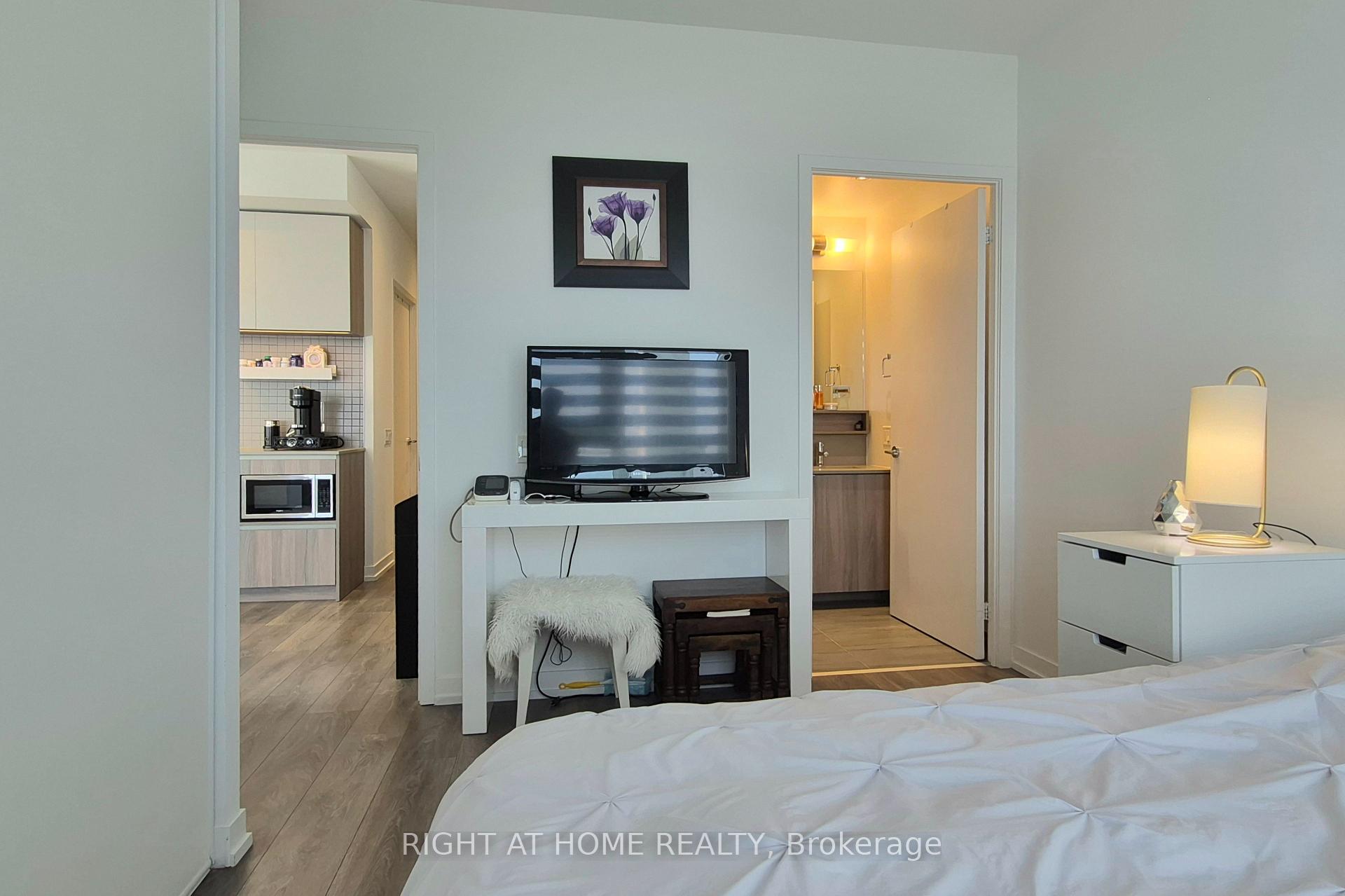Photo 9 of Unit 3509, 950 Portage Parkway, Vaughan, Vaughan Corporate Centre — HOMEH