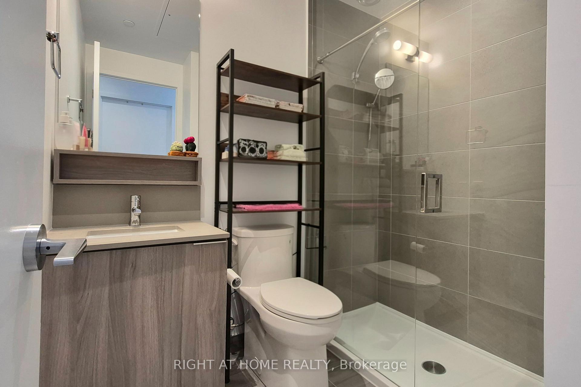 Photo 11 of Unit 3509, 950 Portage Parkway, Vaughan, Vaughan Corporate Centre — HOMEH