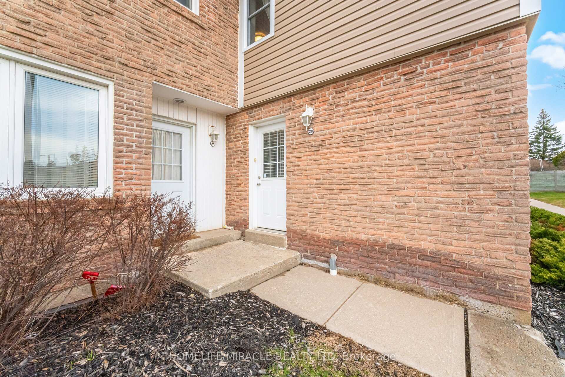 Photo 4 of Unit 20, 50 Westmount Road, Kitchener, St. Marys Hospital — HOMEH