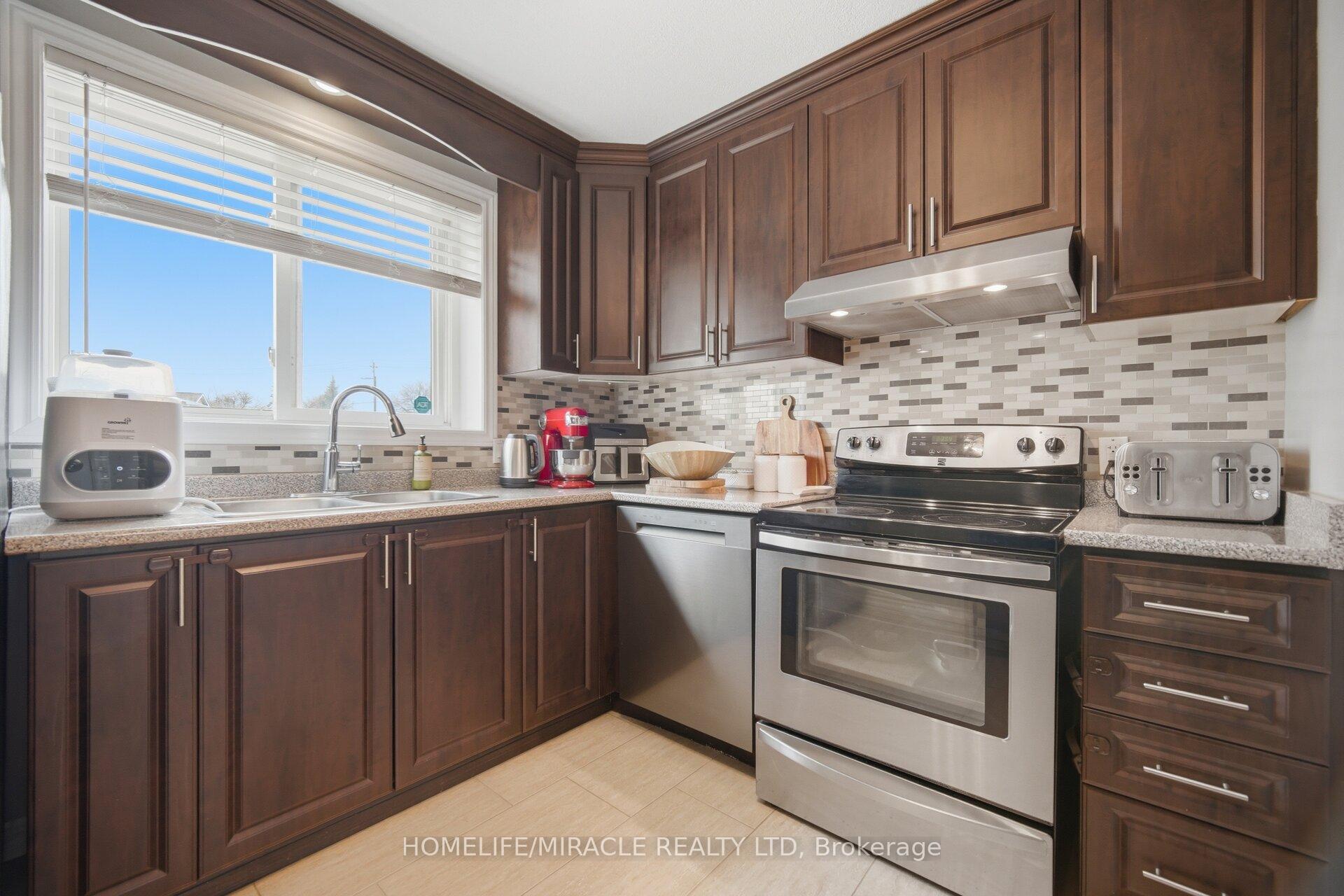 Photo 17 of Unit 20, 50 Westmount Road, Kitchener, St. Marys Hospital — HOMEH
