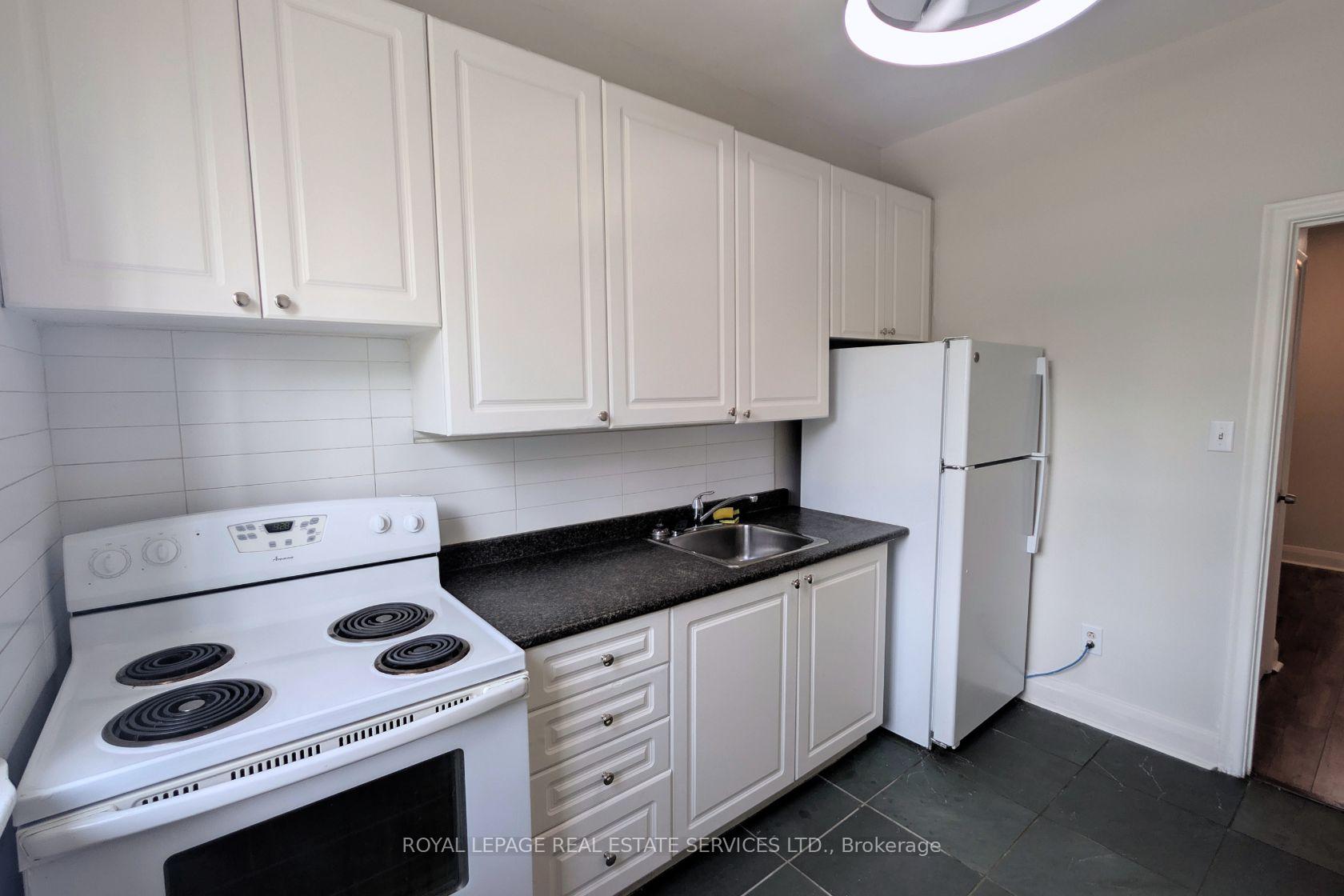 Photo 3 of Unit 1, 3367 Bloor Street W, Etobicoke, Islington-City Centre West — HOMEH