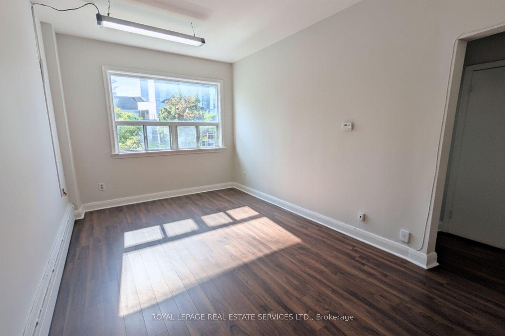 Photo 5 of Unit 1, 3367 Bloor Street W, Etobicoke, Islington-City Centre West — HOMEH