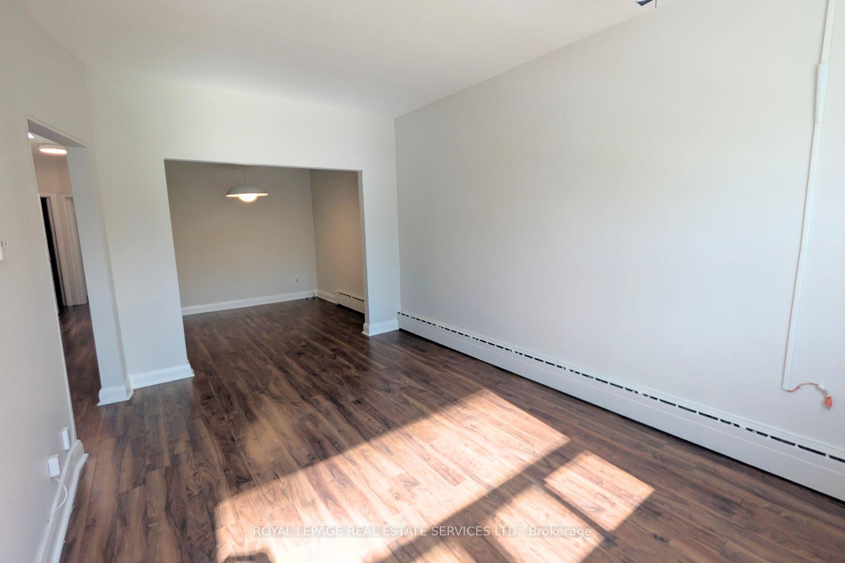 Photo 6 of Unit 1, 3367 Bloor Street W, Etobicoke, Islington-City Centre West — HOMEH