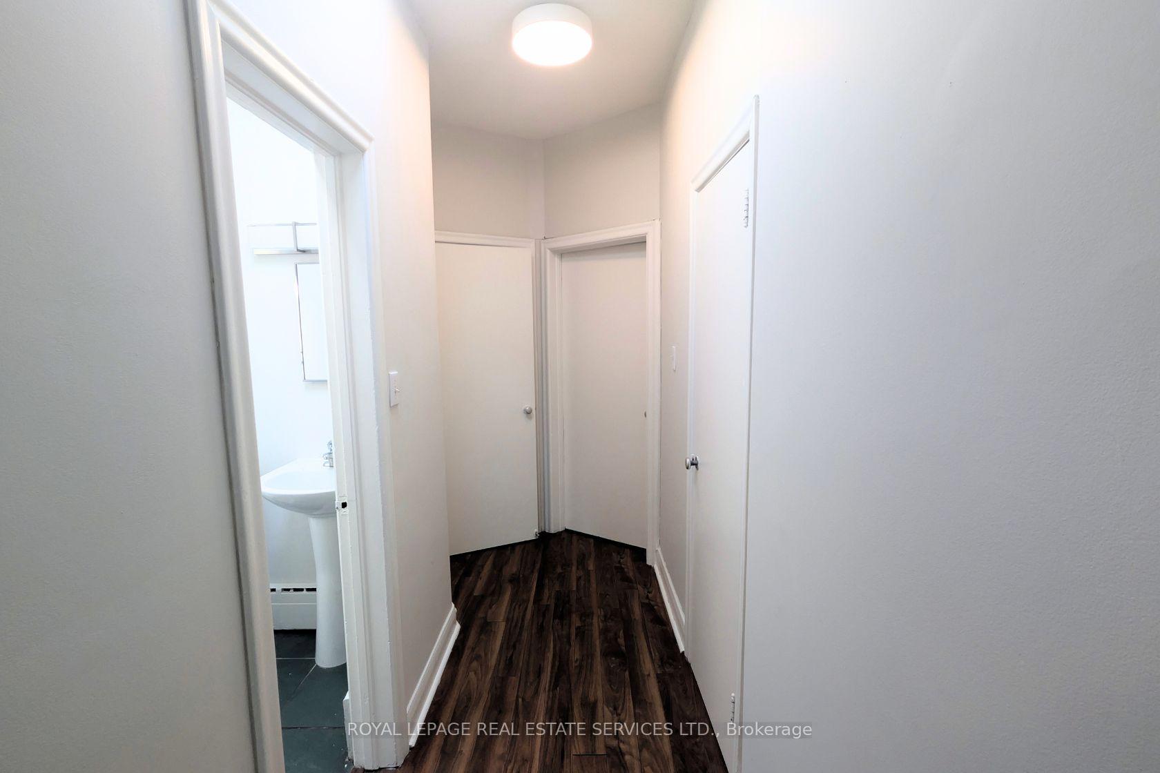 Photo 10 of Unit 1, 3367 Bloor Street W, Etobicoke, Islington-City Centre West — HOMEH
