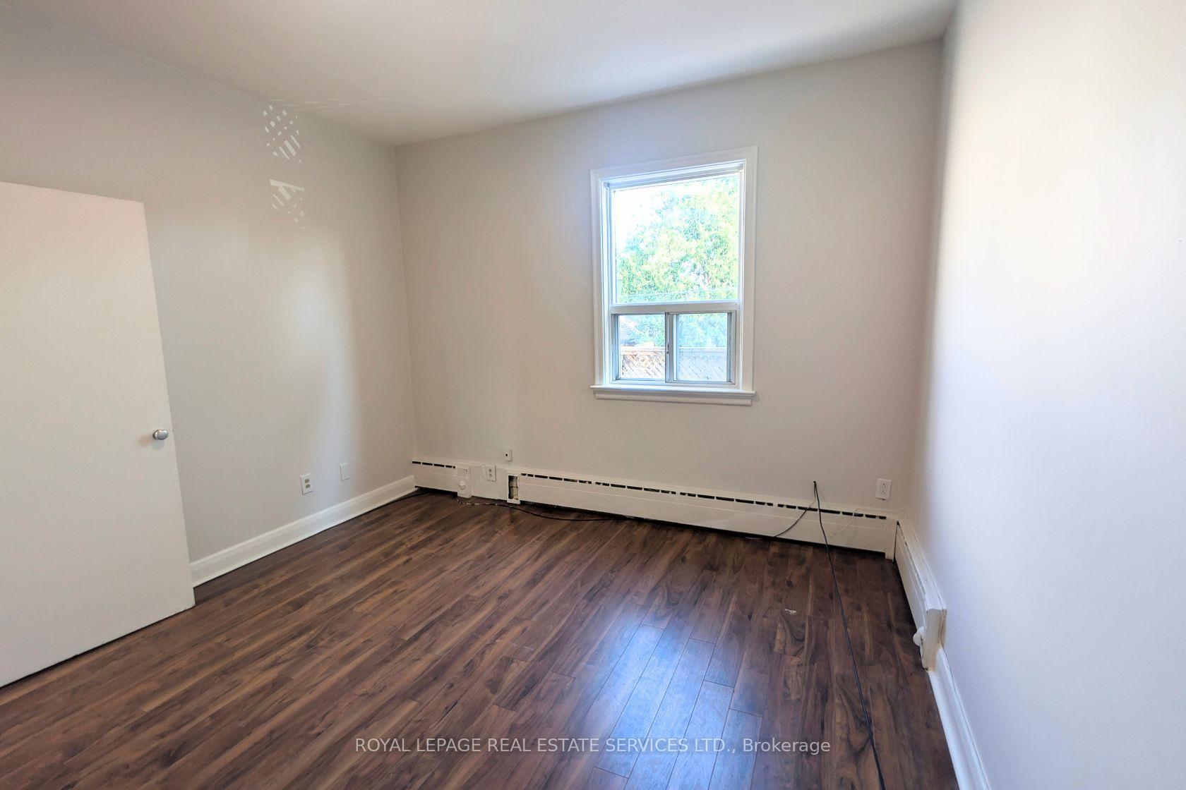 Photo 11 of Unit 1, 3367 Bloor Street W, Etobicoke, Islington-City Centre West — HOMEH