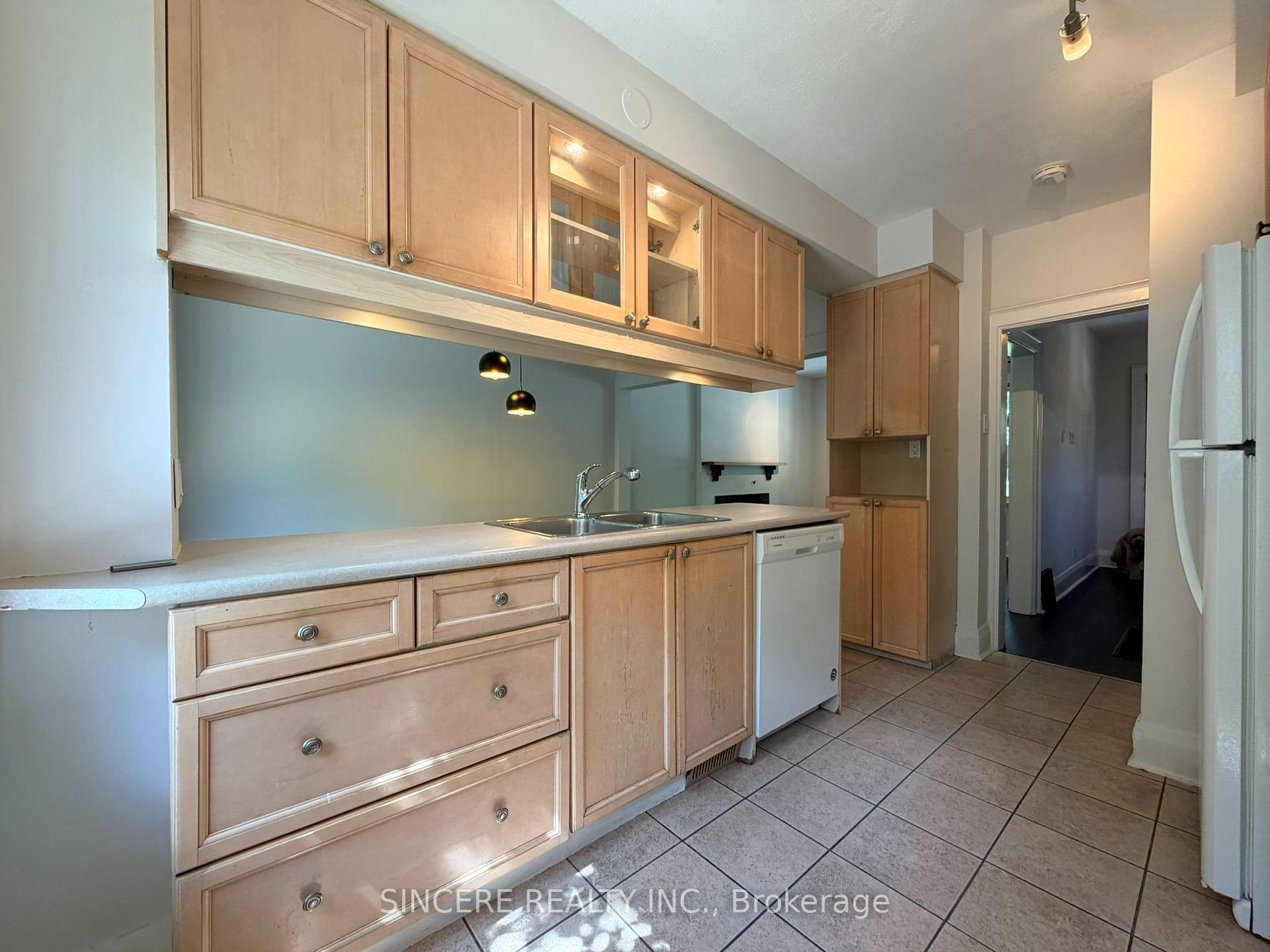 Photo 15 of 287 Gainsborough Road, Toronto, Woodbine Corridor — HOMEH