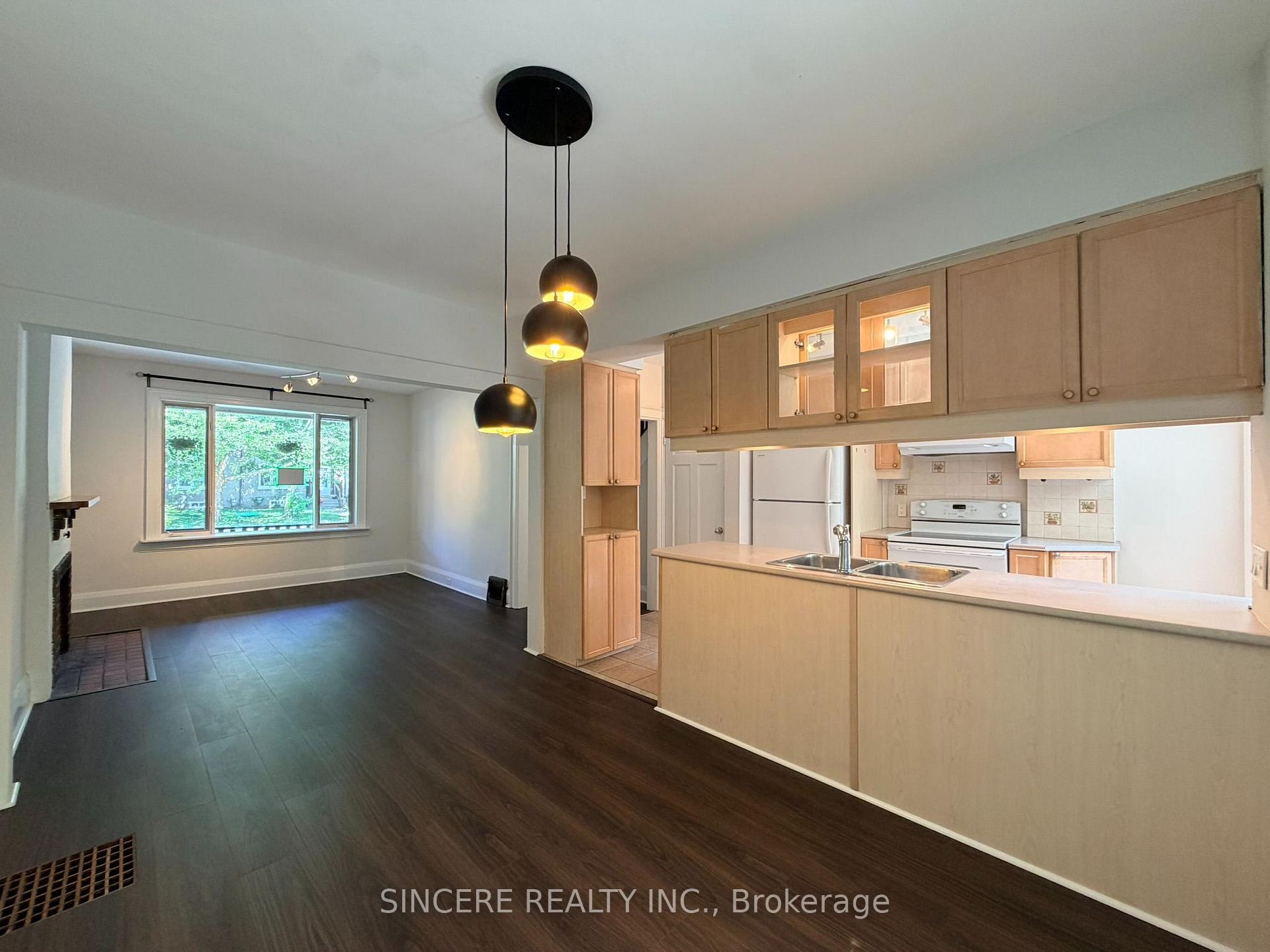 Photo 16 of 287 Gainsborough Road, Toronto, Woodbine Corridor — HOMEH