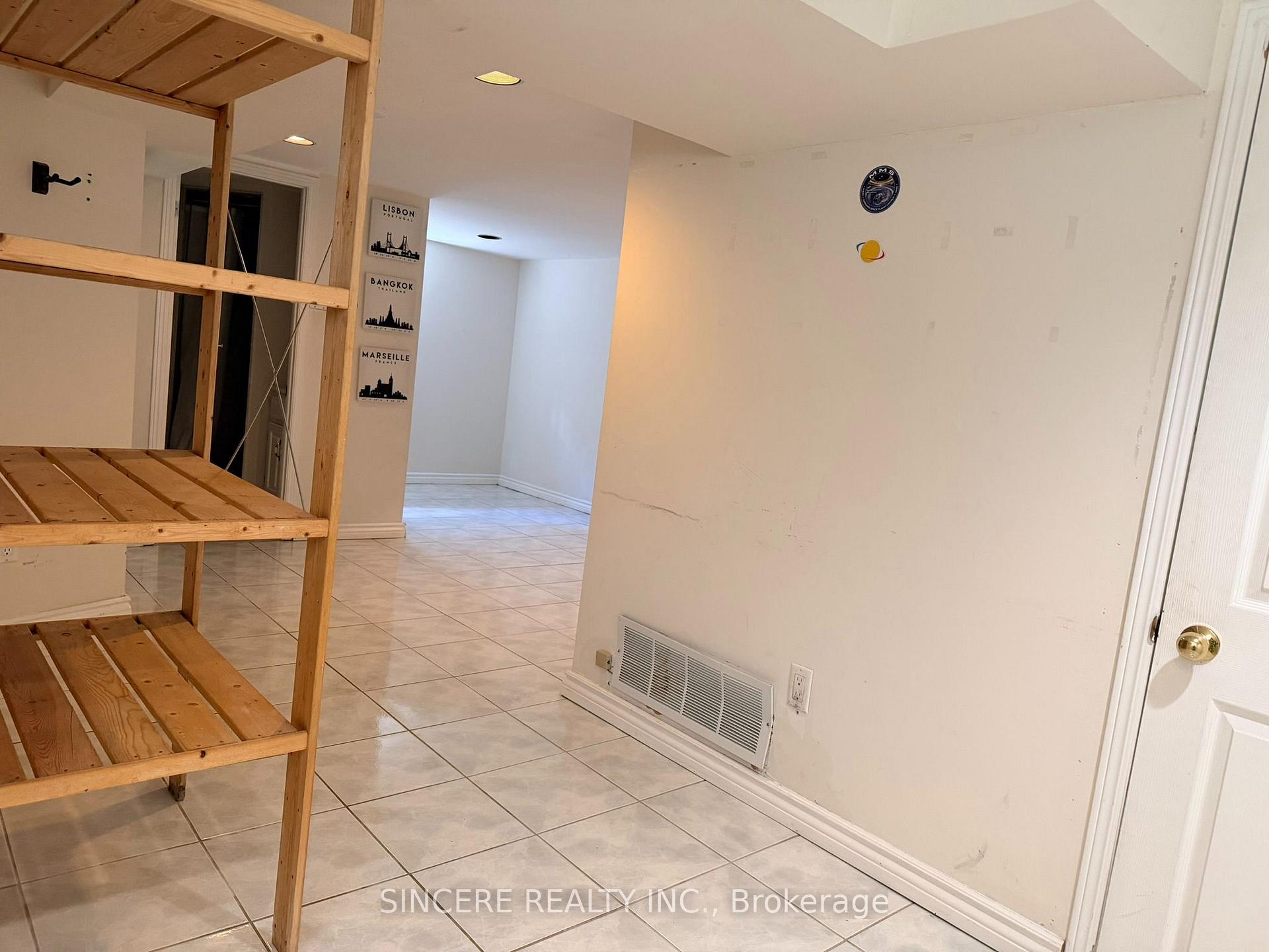 Photo 17 of 287 Gainsborough Road, Toronto, Woodbine Corridor — HOMEH