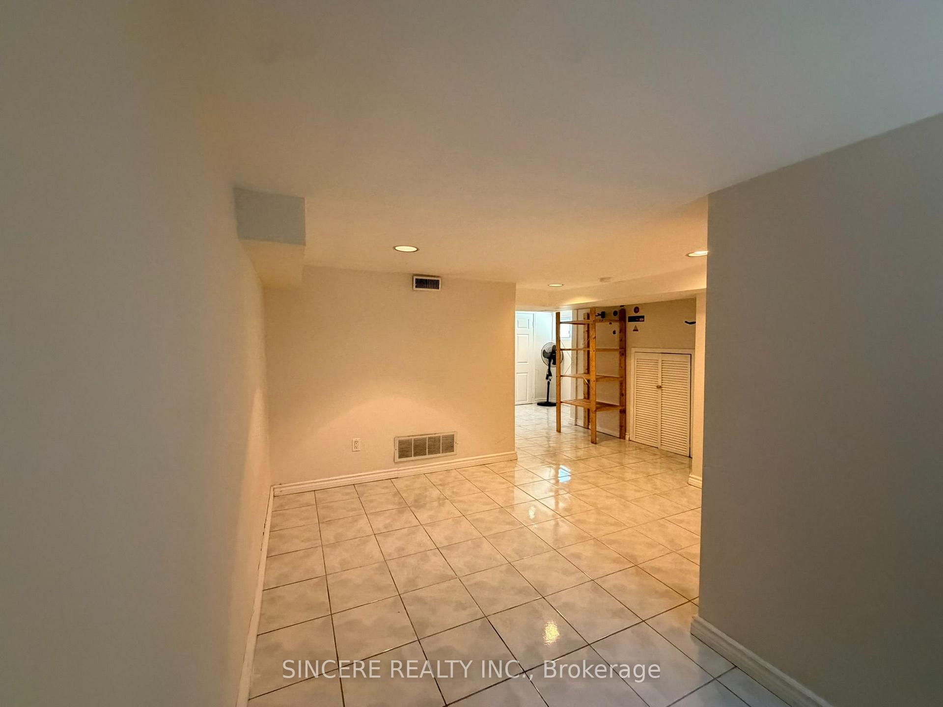 Photo 20 of 287 Gainsborough Road, Toronto, Woodbine Corridor — HOMEH