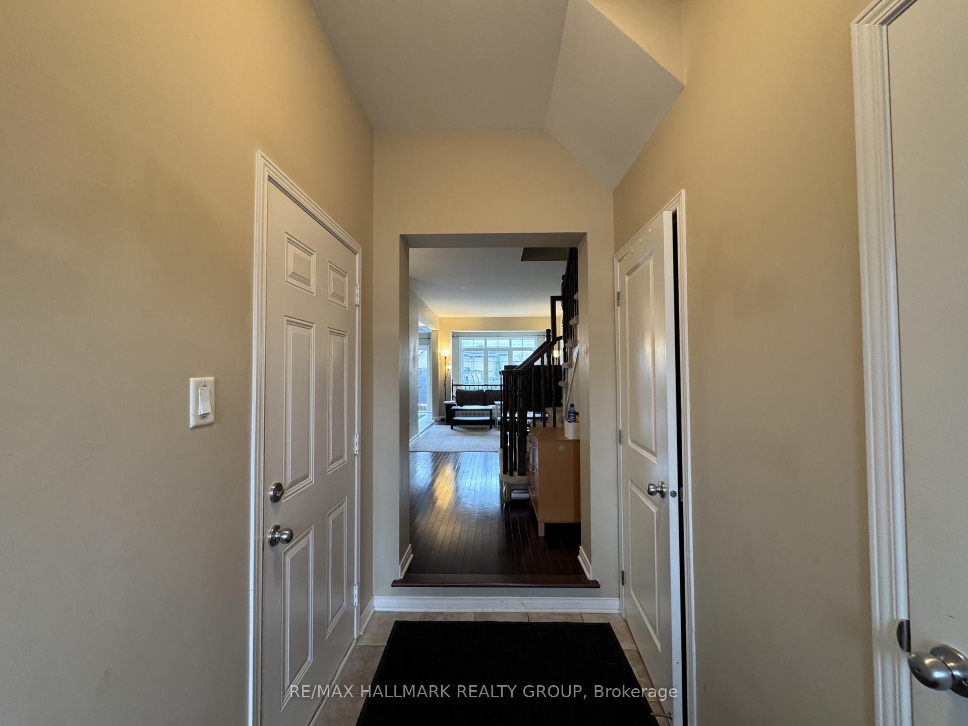 Photo 3 of 821 Tabaret Street, Ottawa, Kanata - Emerald Meadows/Trailwest — HOMEH