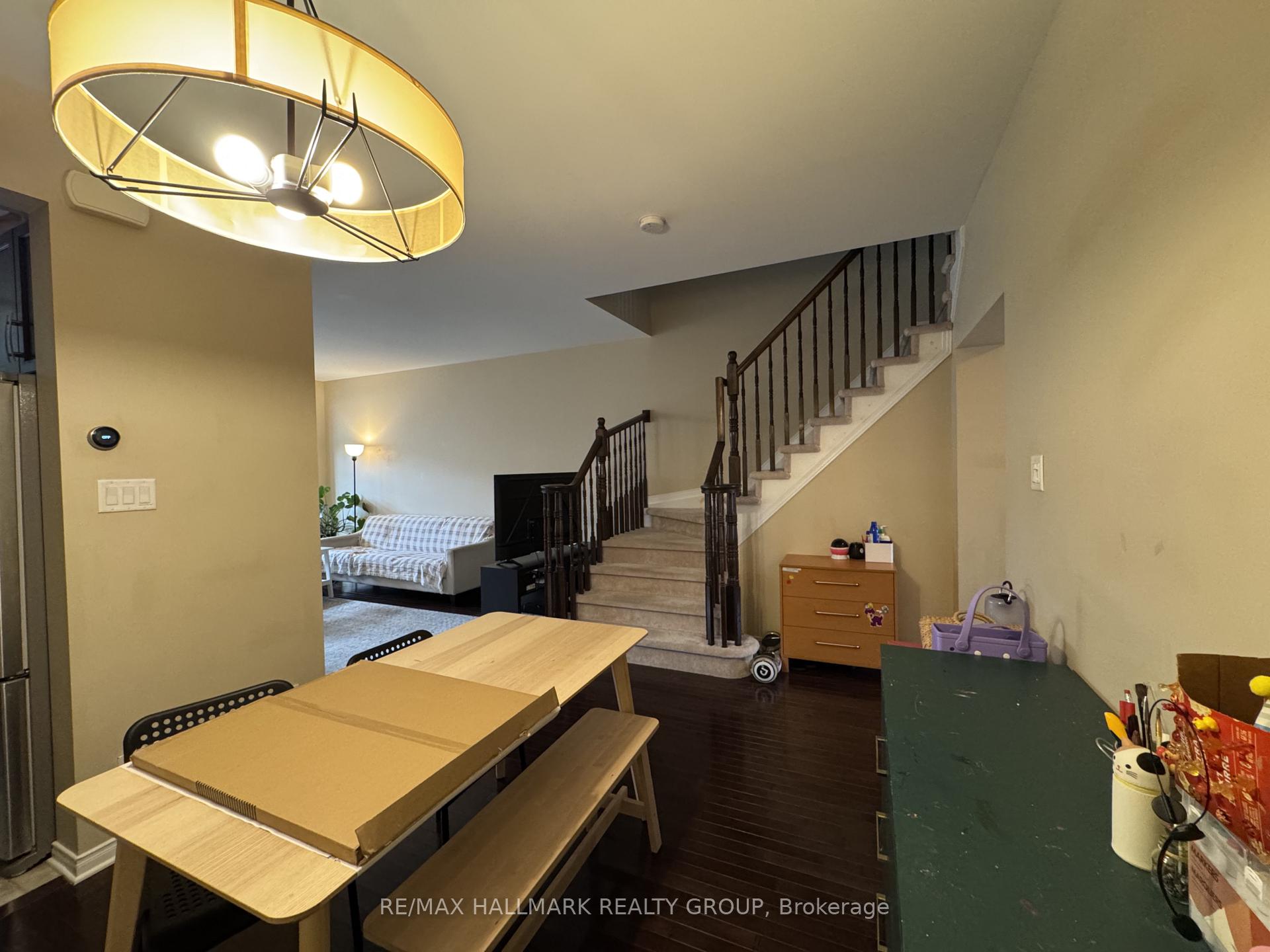 Photo 7 of 821 Tabaret Street, Ottawa, Kanata - Emerald Meadows/Trailwest — HOMEH