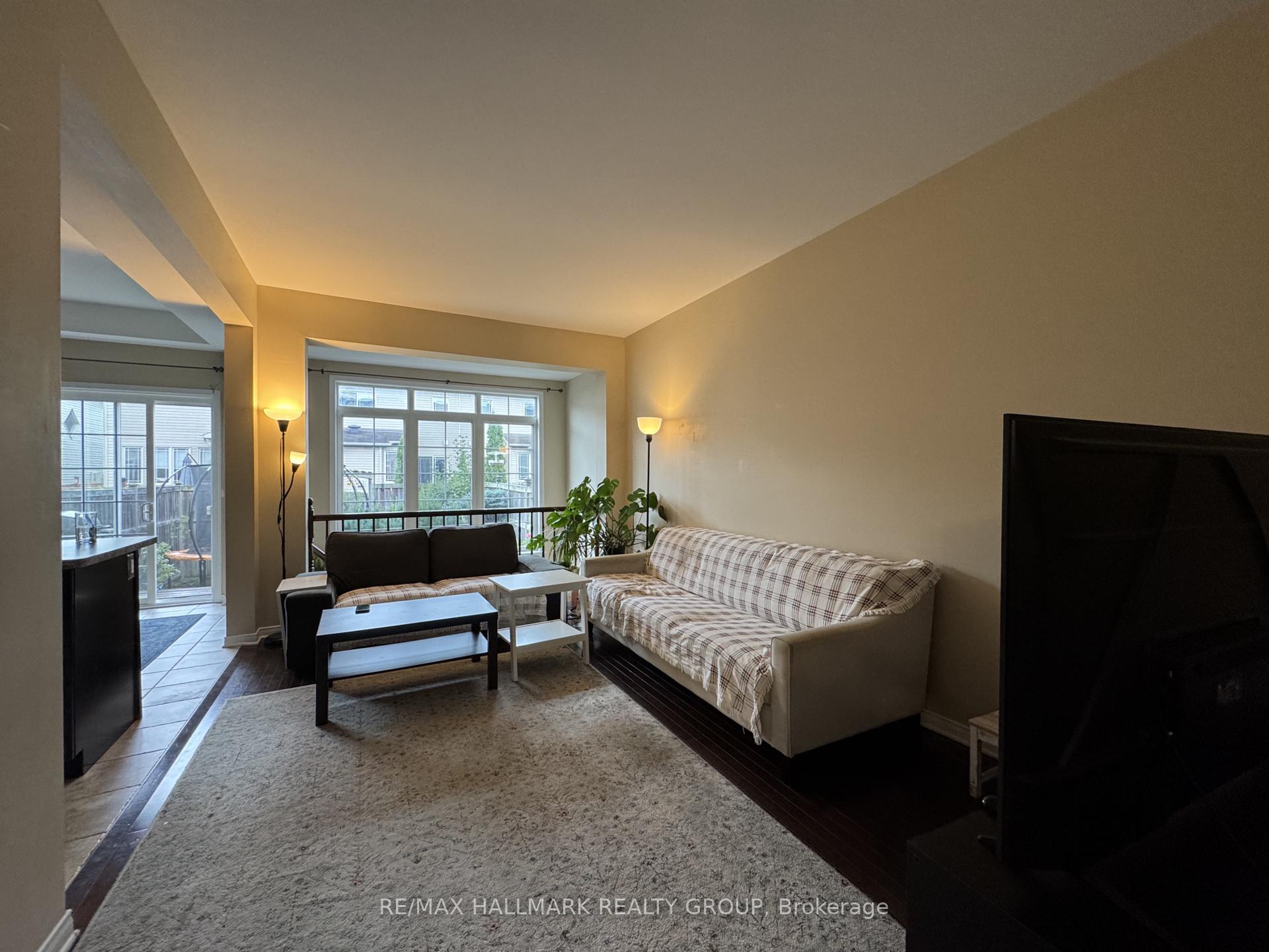 Photo 8 of 821 Tabaret Street, Ottawa, Kanata - Emerald Meadows/Trailwest — HOMEH