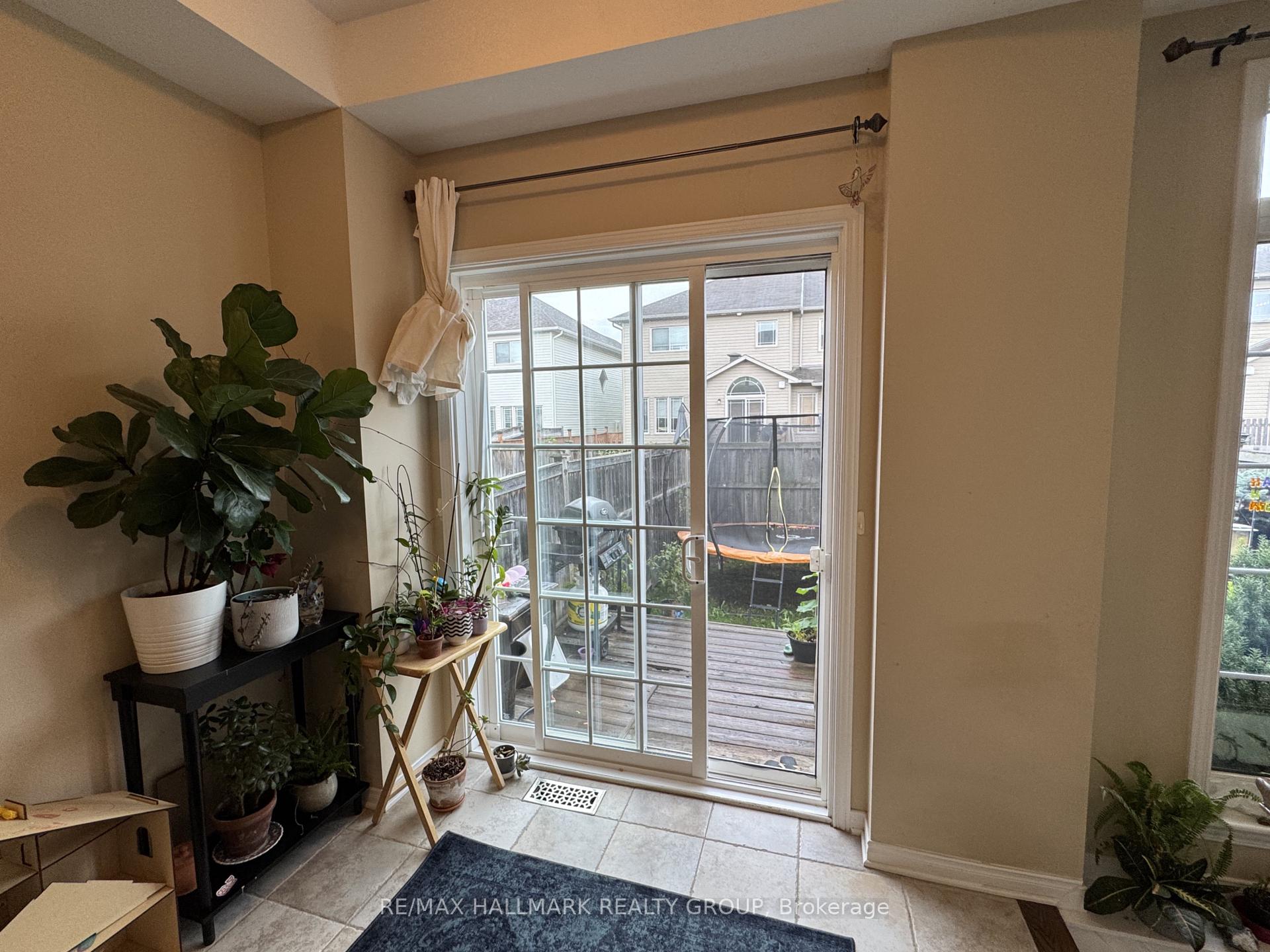 Photo 12 of 821 Tabaret Street, Ottawa, Kanata - Emerald Meadows/Trailwest — HOMEH