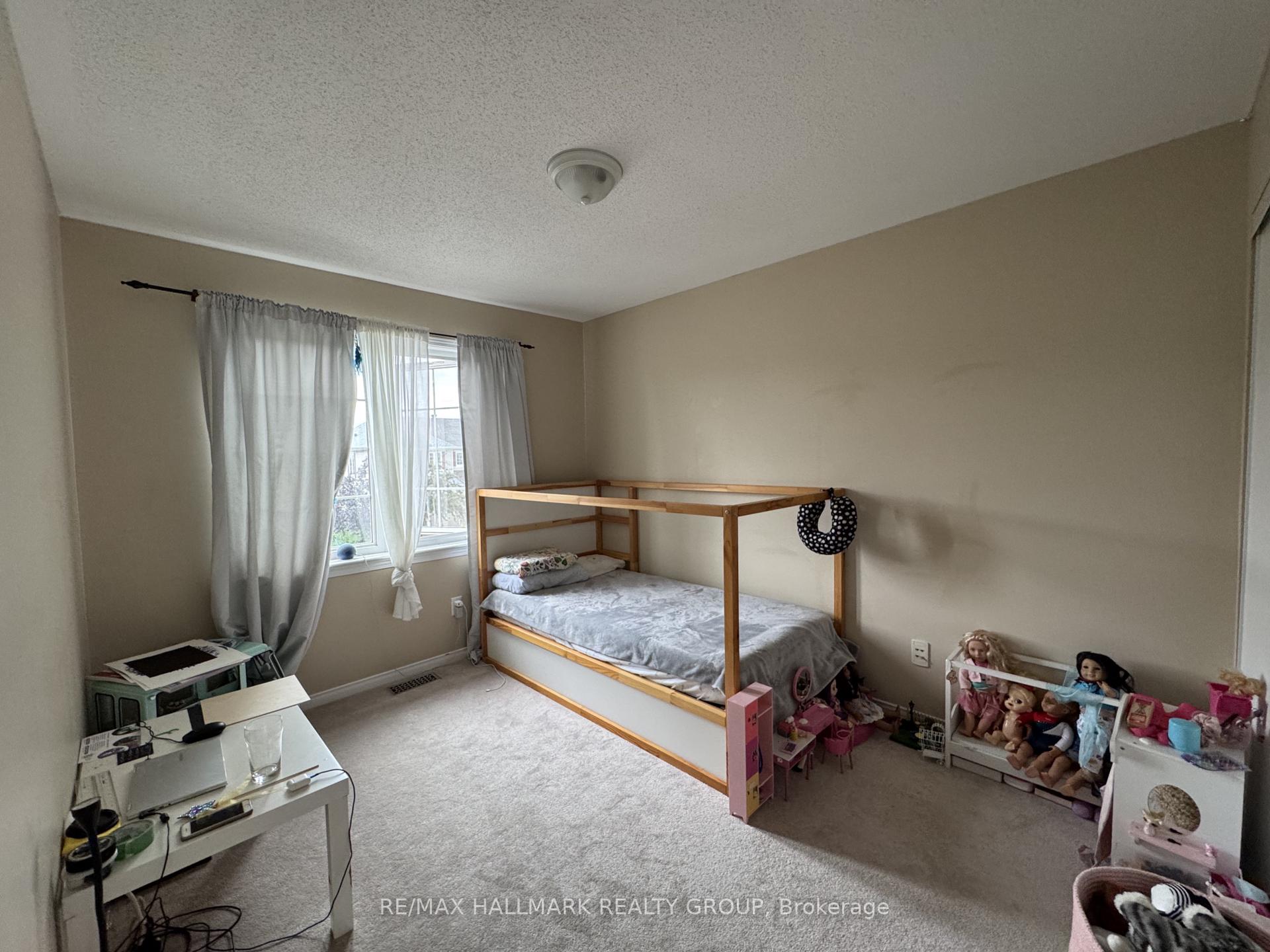 Photo 15 of 821 Tabaret Street, Ottawa, Kanata - Emerald Meadows/Trailwest — HOMEH