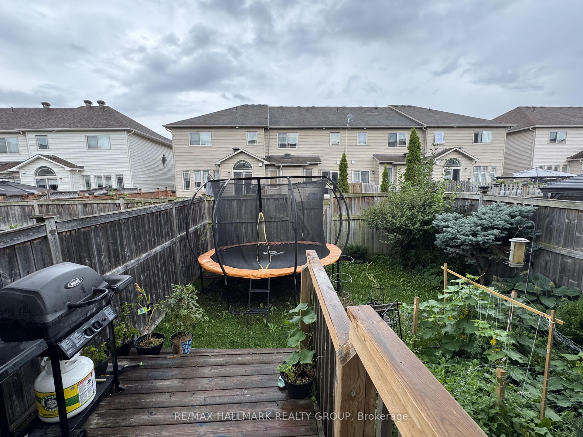 Photo 25 of 821 Tabaret Street, Ottawa, Kanata - Emerald Meadows/Trailwest — HOMEH