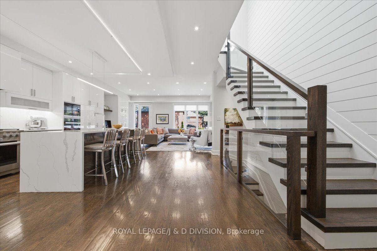 Photo 3 of 130 Wanless Avenue, Toronto, Lawrence Park North — HOMEH
