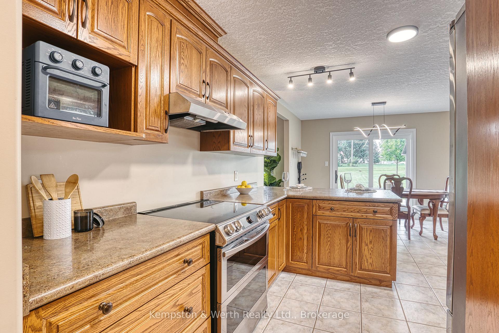 Photo 14 of 635 Riverview Drive, North Perth, Listowel — HOMEH