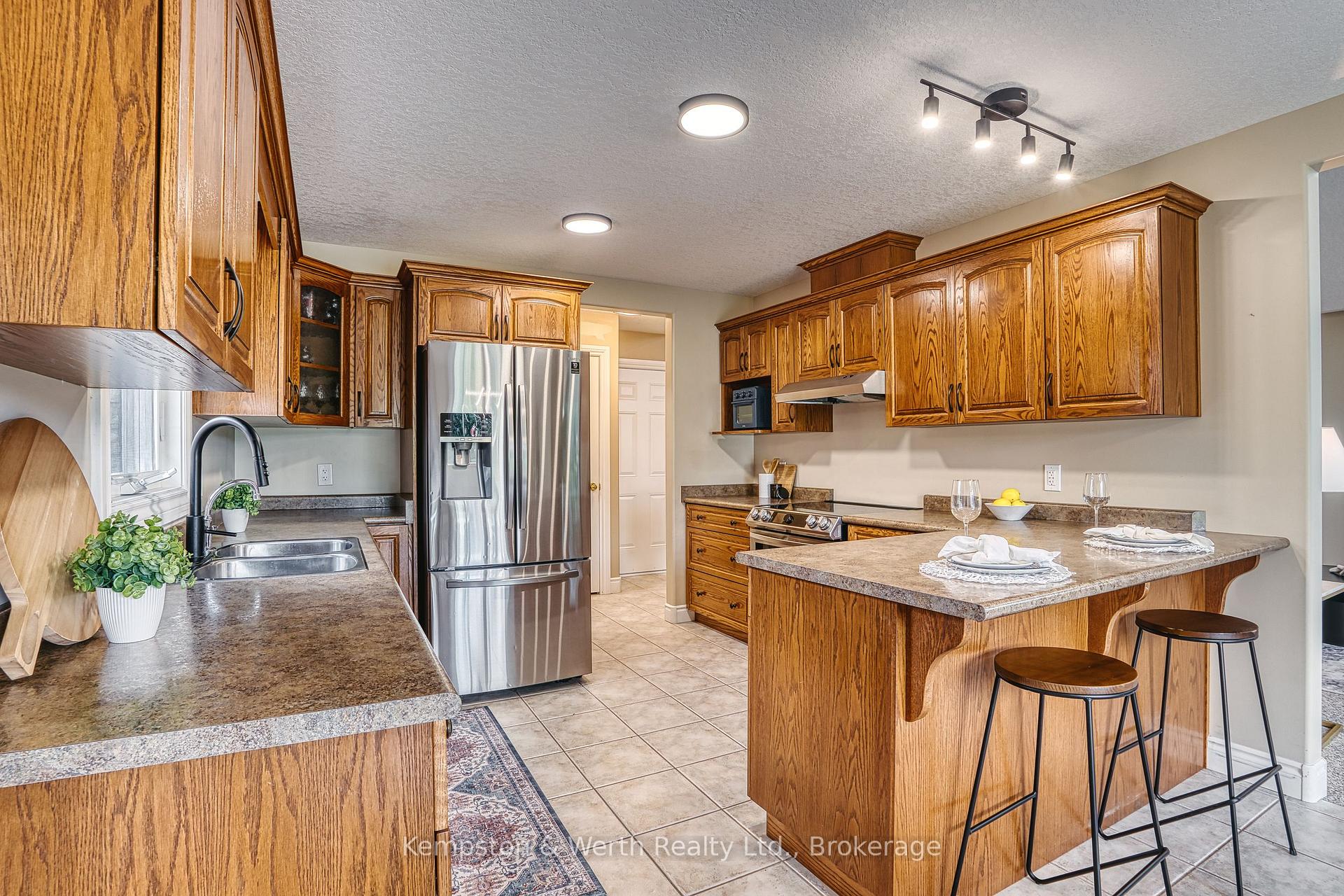 Photo 16 of 635 Riverview Drive, North Perth, Listowel — HOMEH