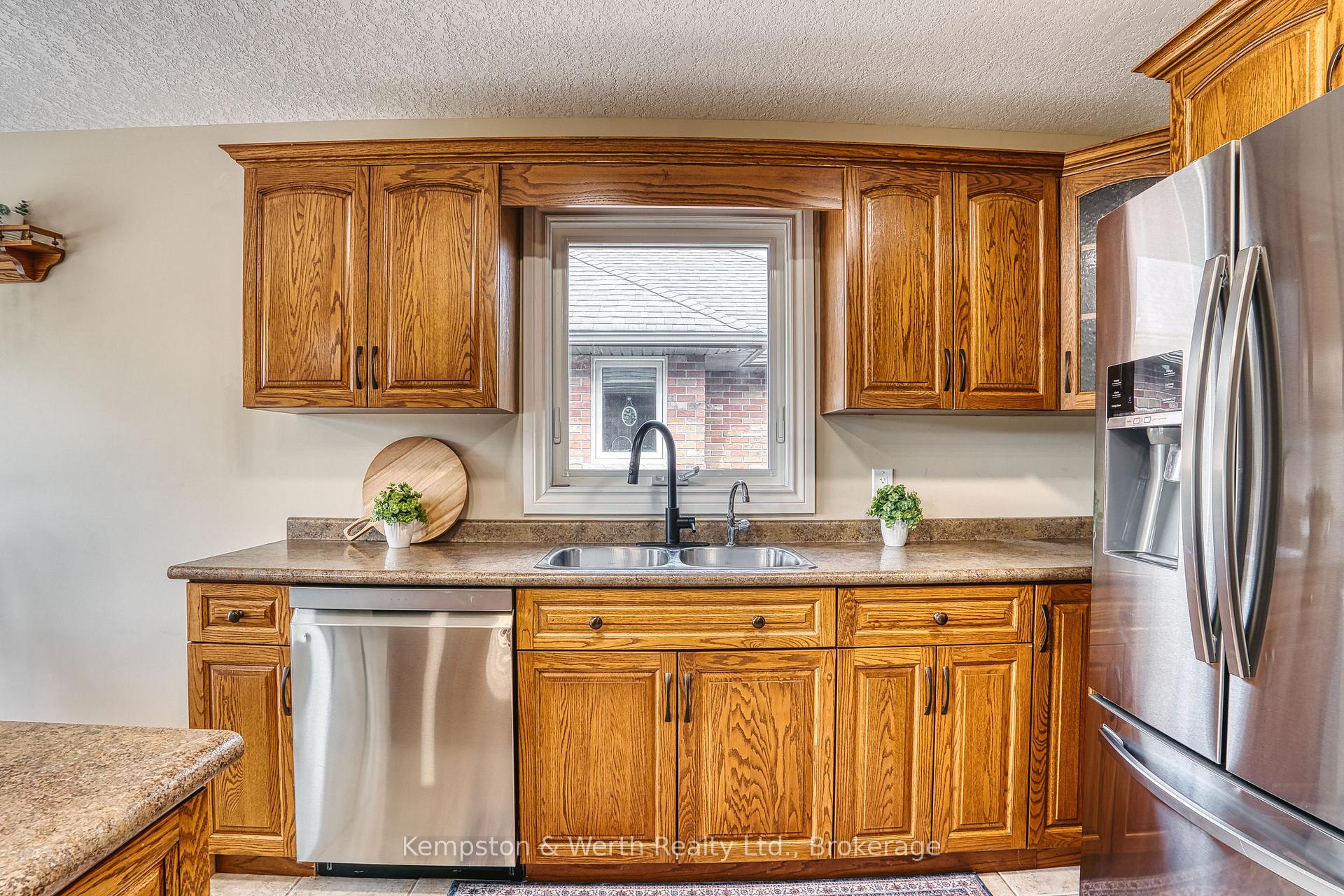 Photo 17 of 635 Riverview Drive, North Perth, Listowel — HOMEH