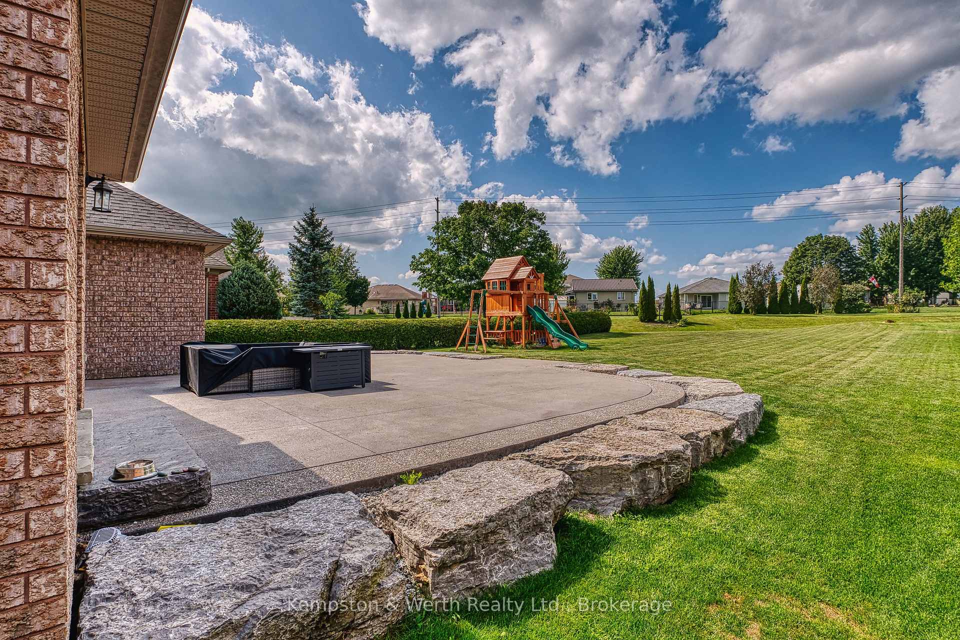 Photo 34 of 635 Riverview Drive, North Perth, Listowel — HOMEH