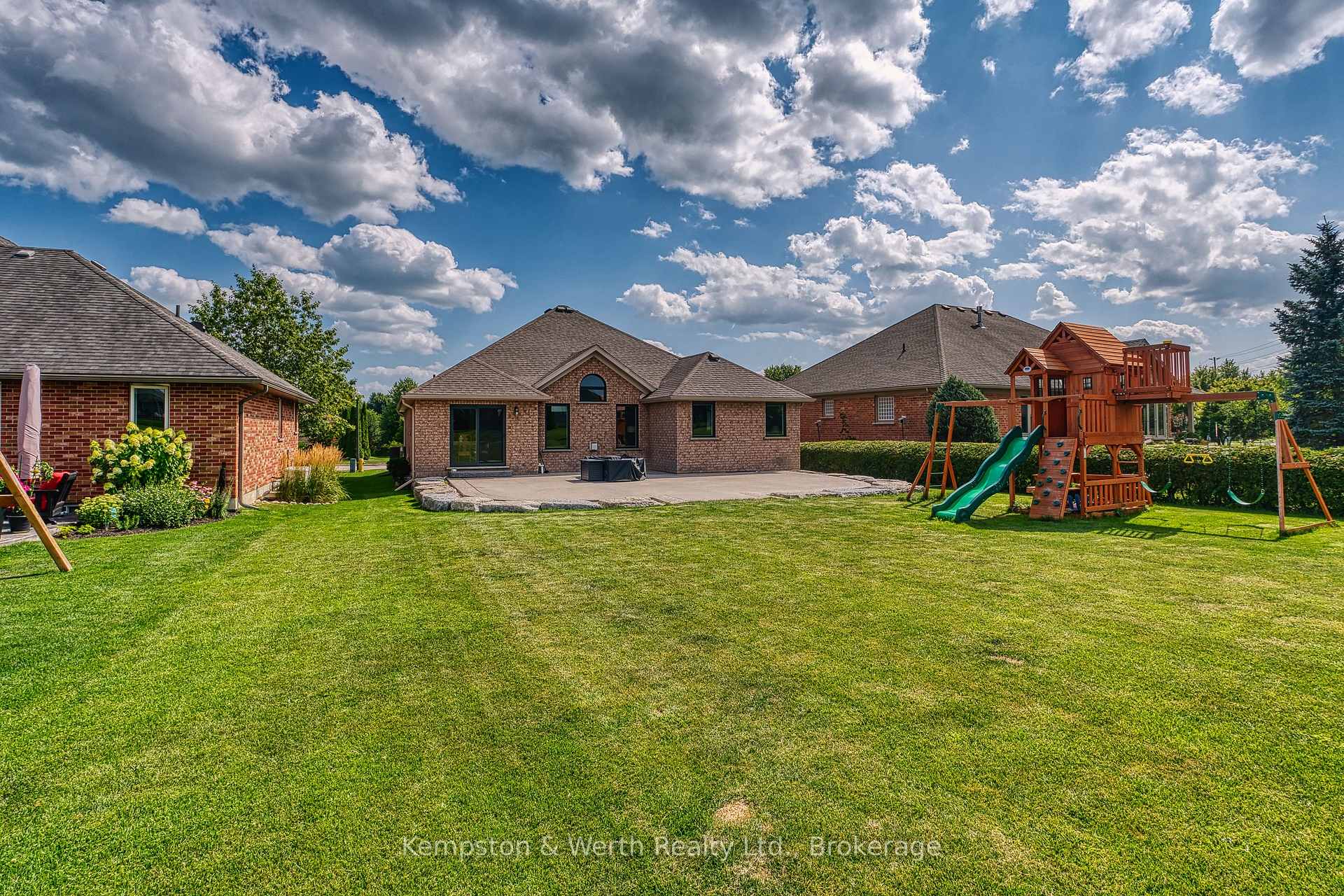 Photo 35 of 635 Riverview Drive, North Perth, Listowel — HOMEH