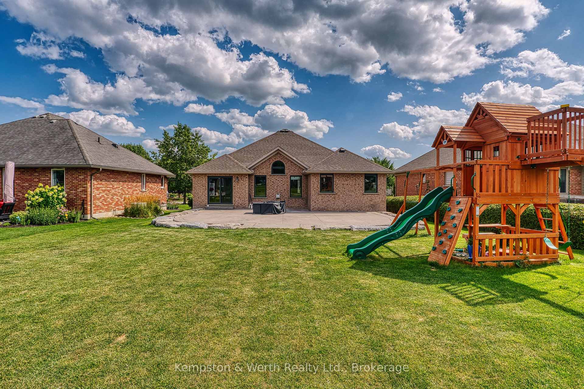 Photo 36 of 635 Riverview Drive, North Perth, Listowel — HOMEH