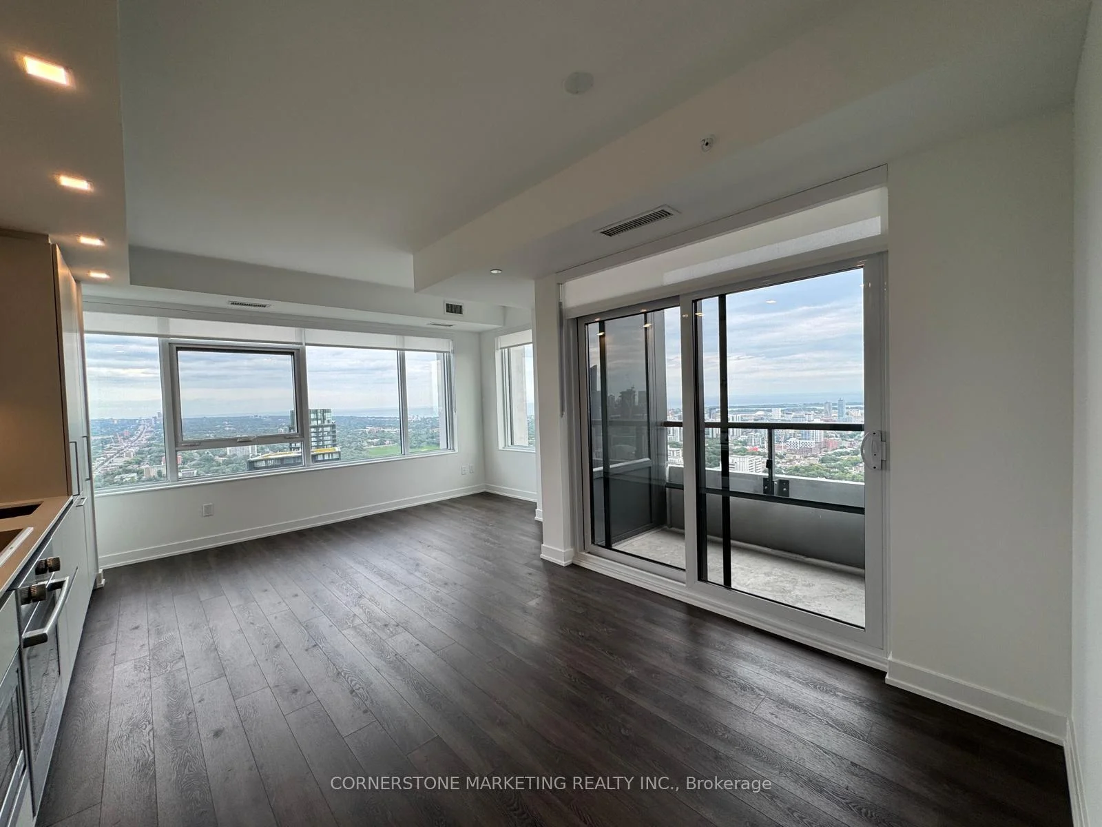 Photo 7 of Unit 5009, 609 Sherbourne Street, Toronto, North St. James Town — HOMEH