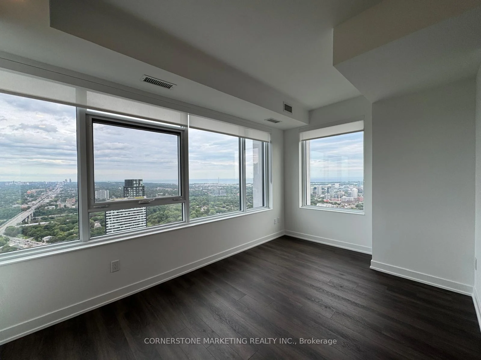 Photo 8 of Unit 5009, 609 Sherbourne Street, Toronto, North St. James Town — HOMEH