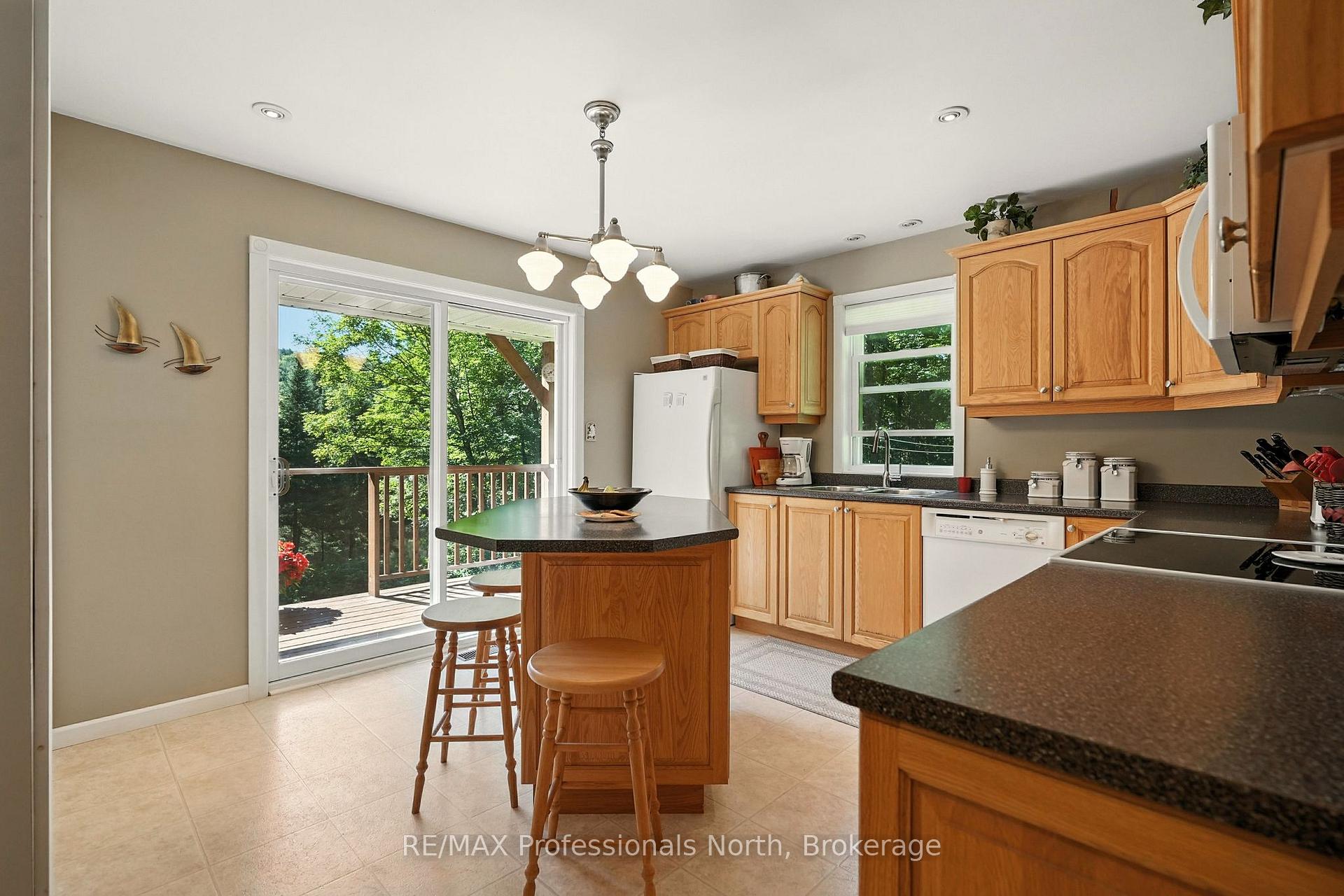 Photo 14 of 1237 Williamsport Road, Huntsville, Chaffey — HOMEH
